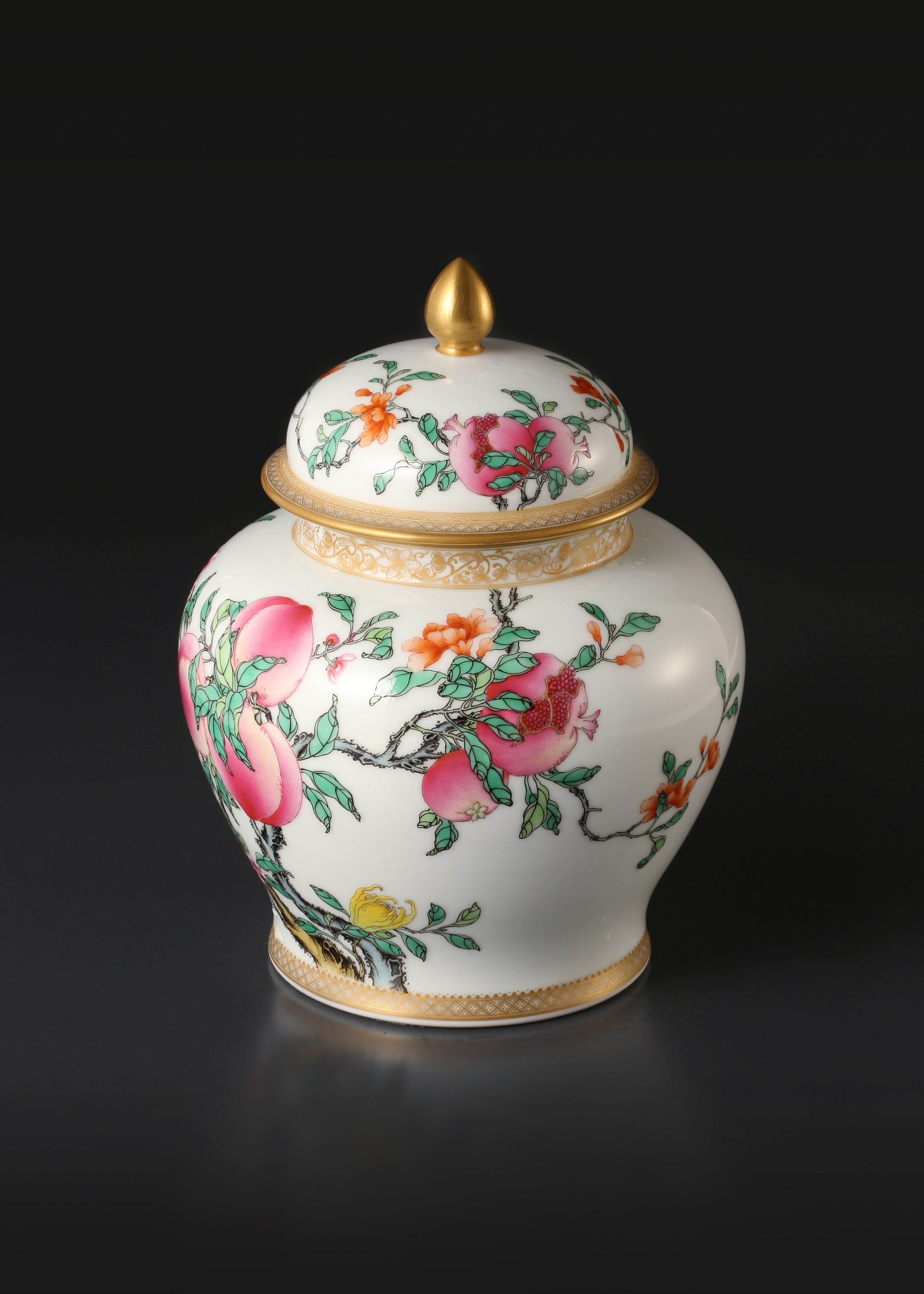 Three-color famille rose general jar tea canister