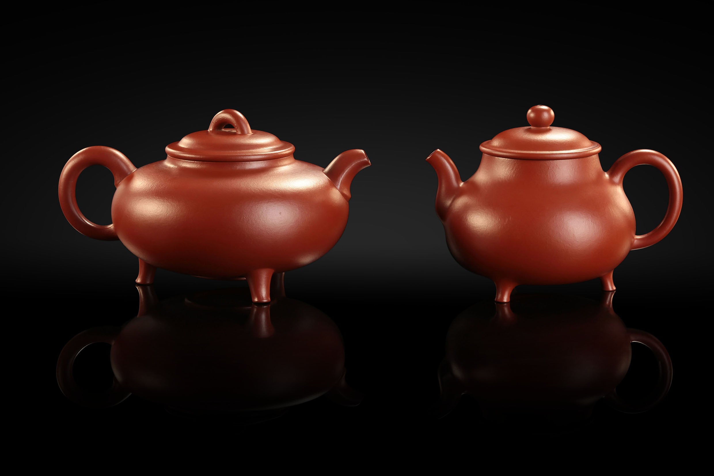 Three-legged short tripod pot