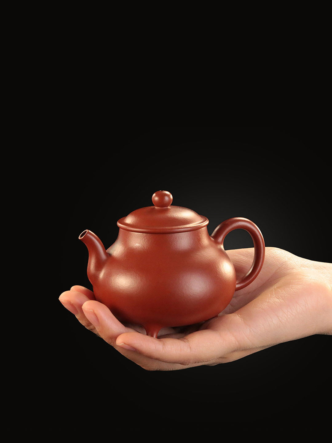 Three-legged tall tripod pot