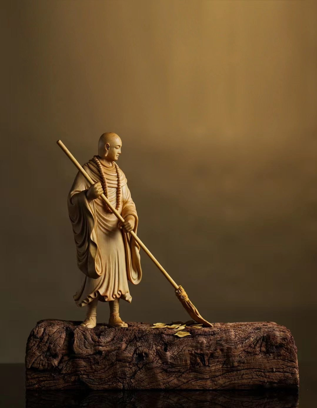 Boxwood Sweeping Monk