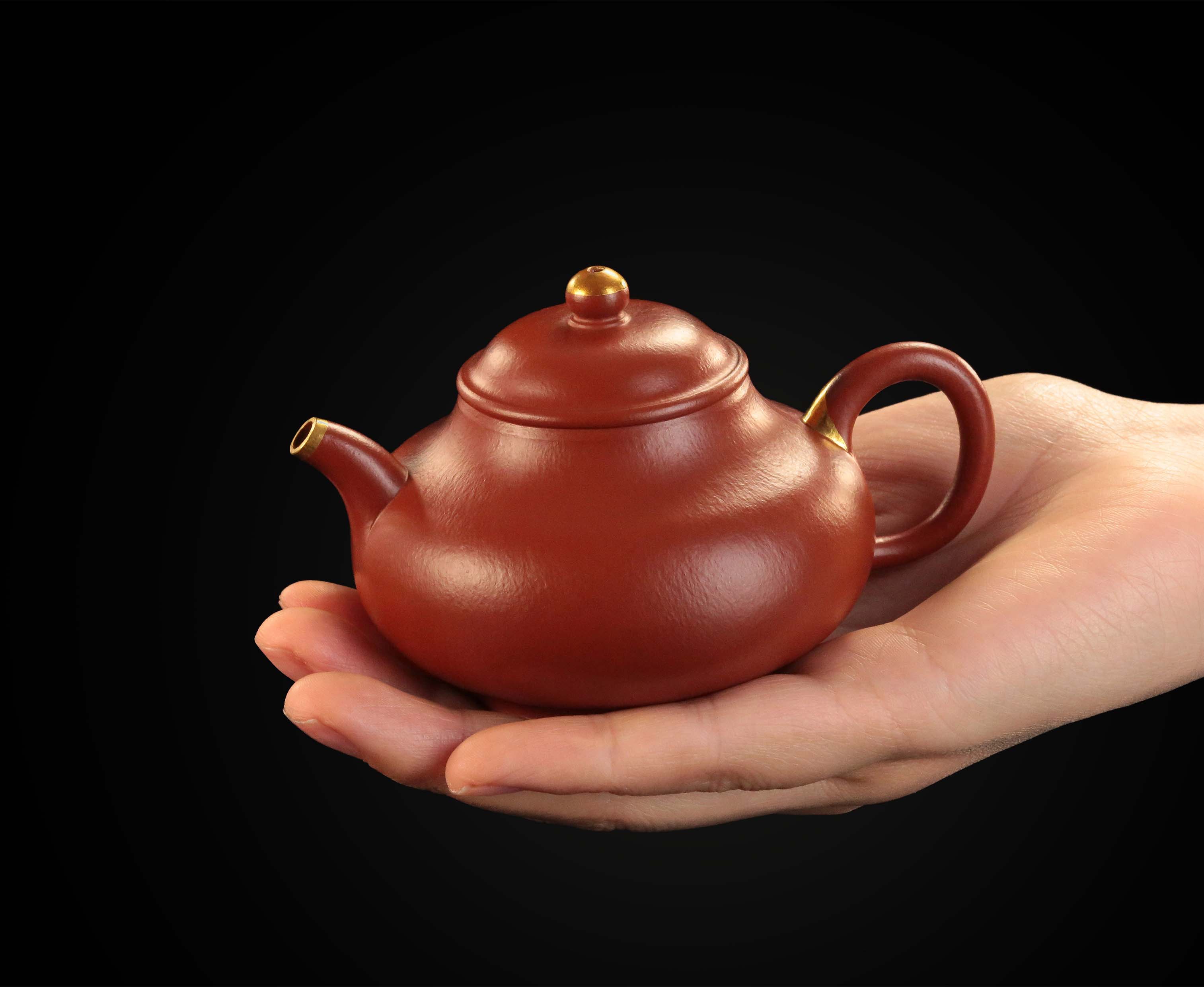 Gold-decorated Pan teapot - Small coal kiln red clay
