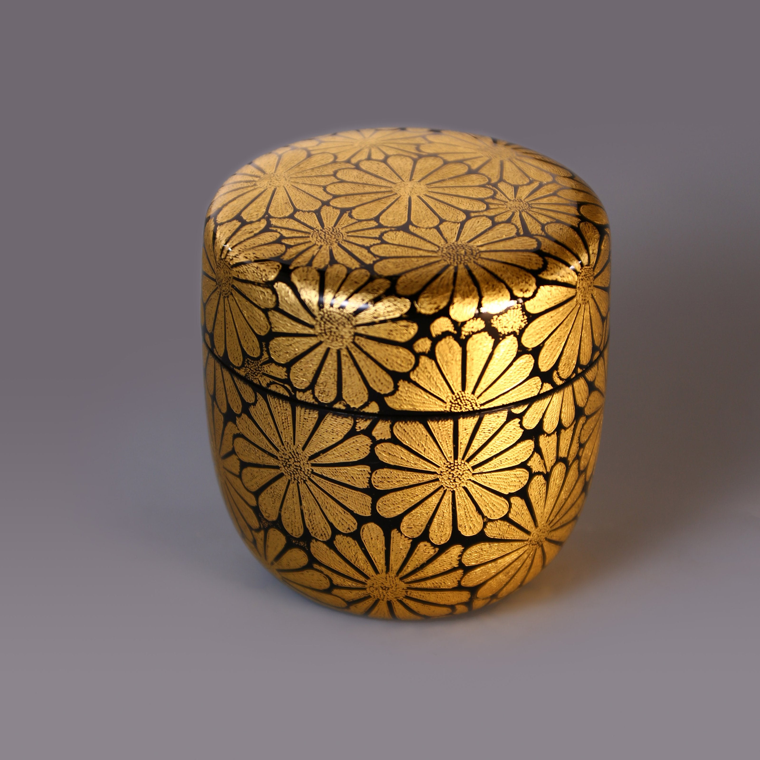 Golden Autumn in October – Wajima-style Chrysanthemum Pattern Sun-Gold Tea Dates