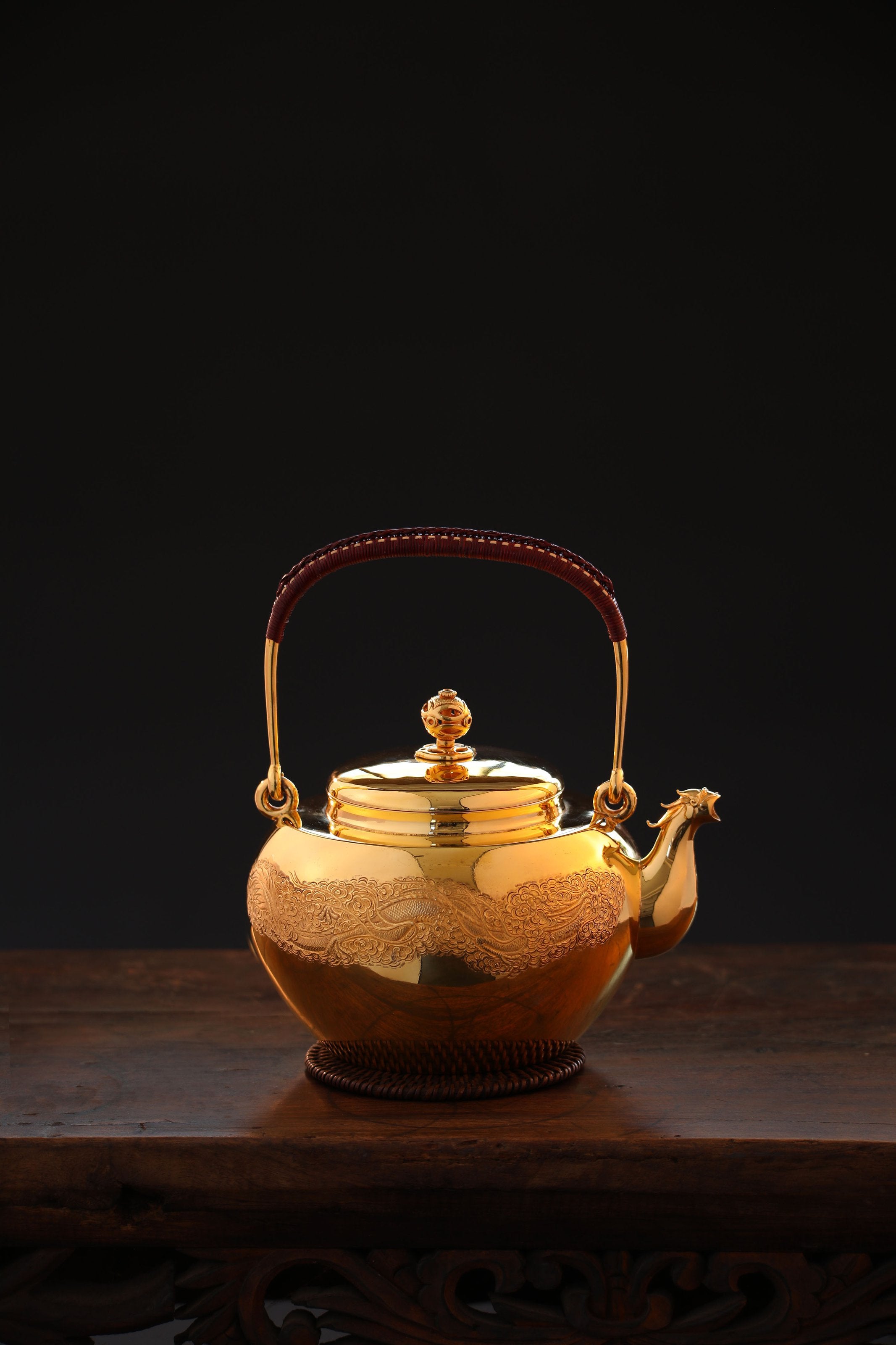 Gold-plated teapot with beast-shaped mouth and cloud dragon design in pure gold and pure silver