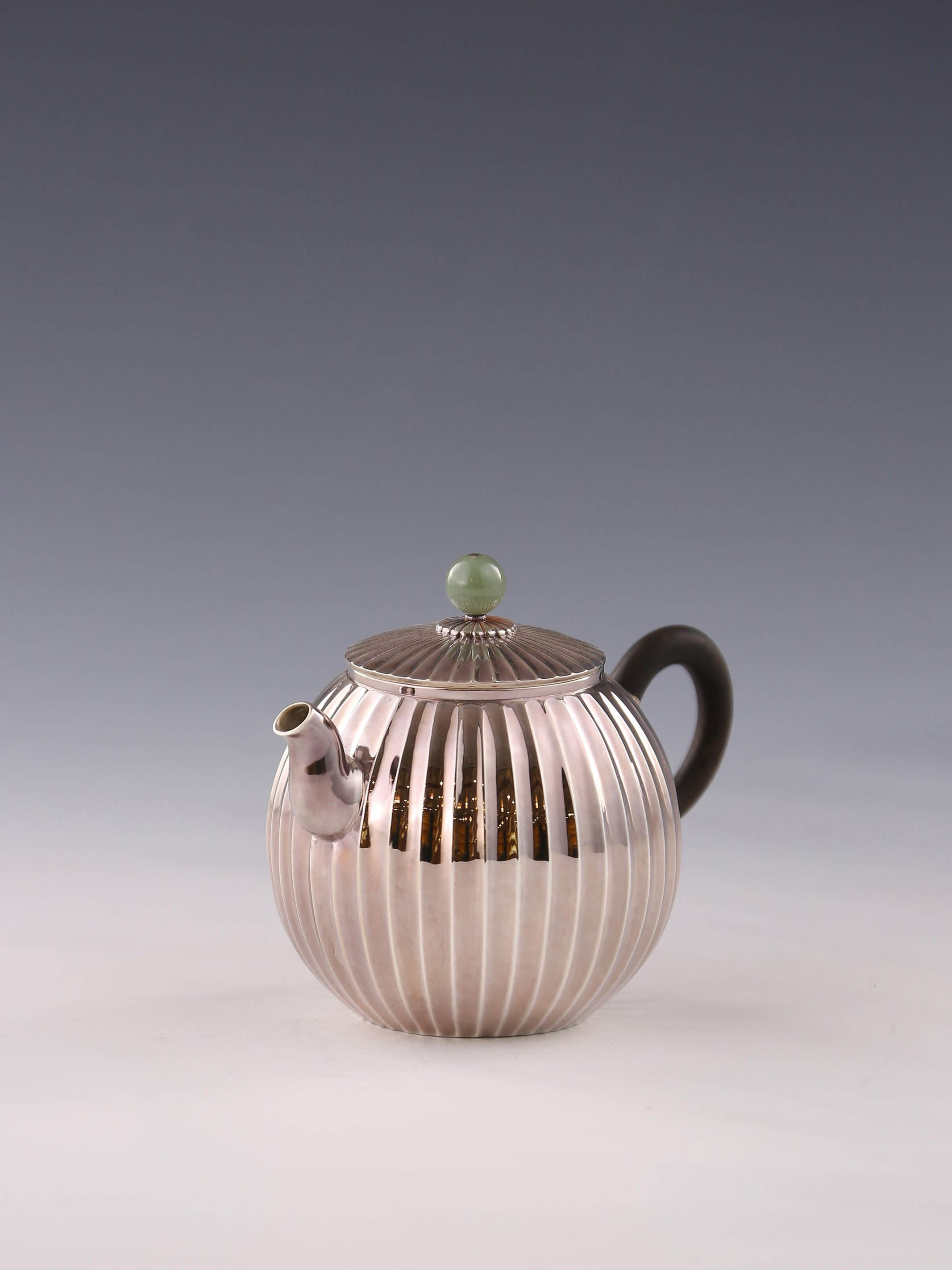 Narcissus Veined Teapot