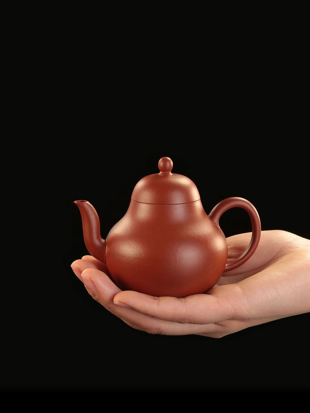 Thin-walled, pear-shaped Siting teapot
