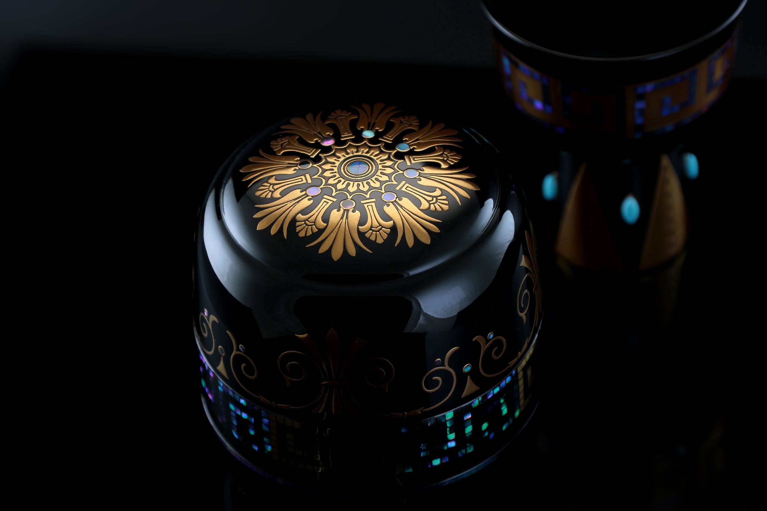 Master lacquerware artist Songshan Chazao
