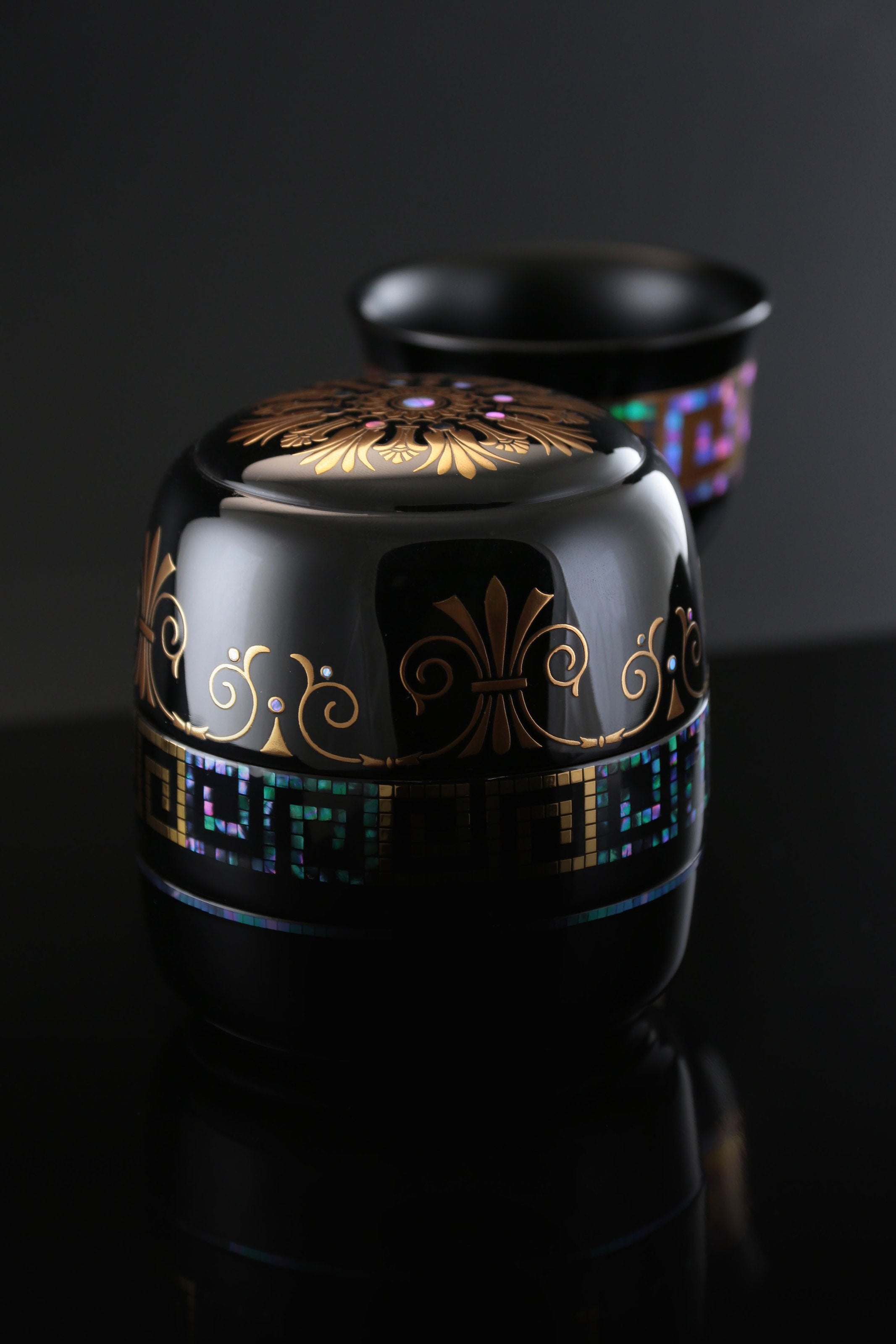 Master lacquerware artist Songshan Chazao