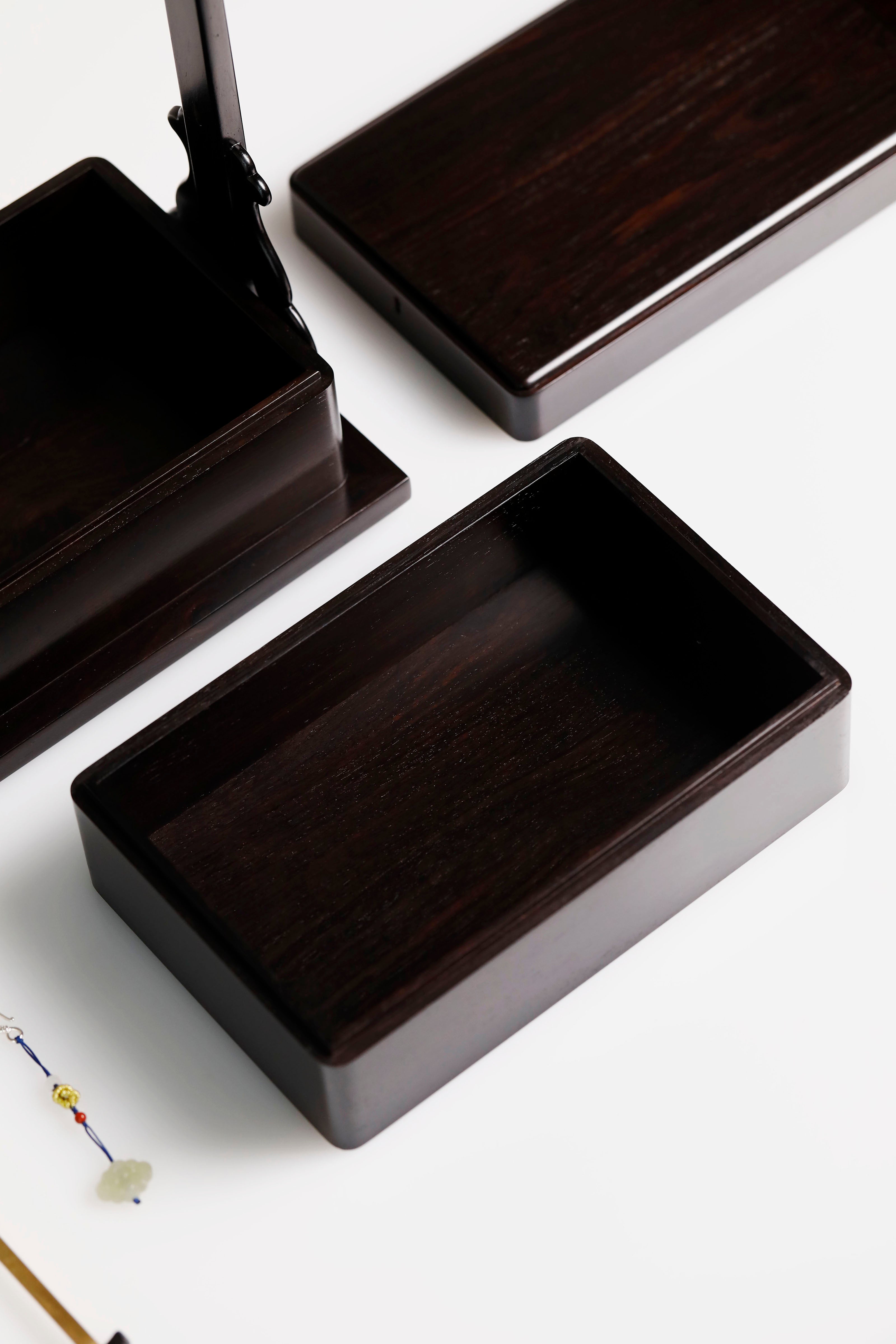 Plain double-layered box