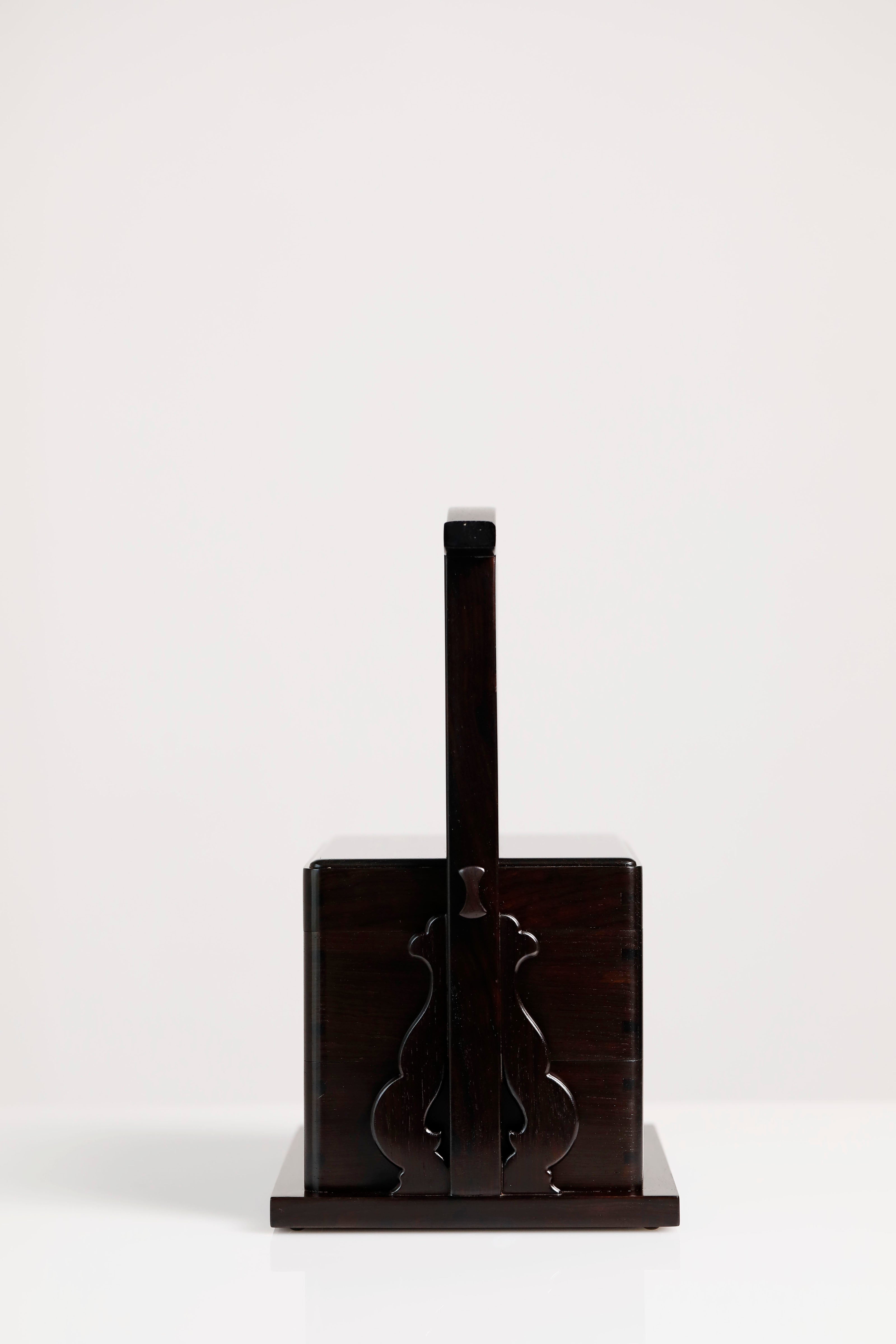 Plain double-layered box