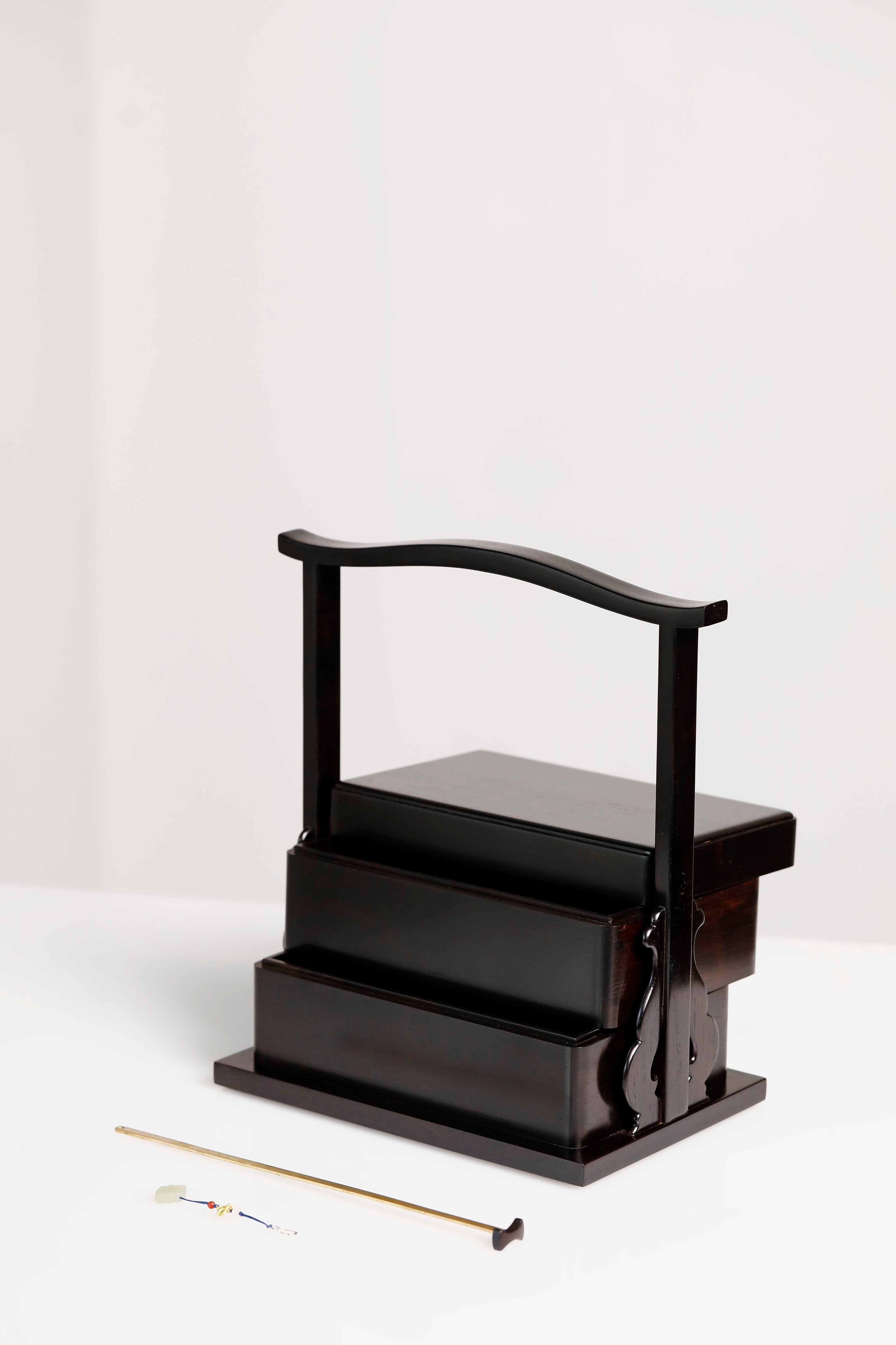 Plain double-layered box