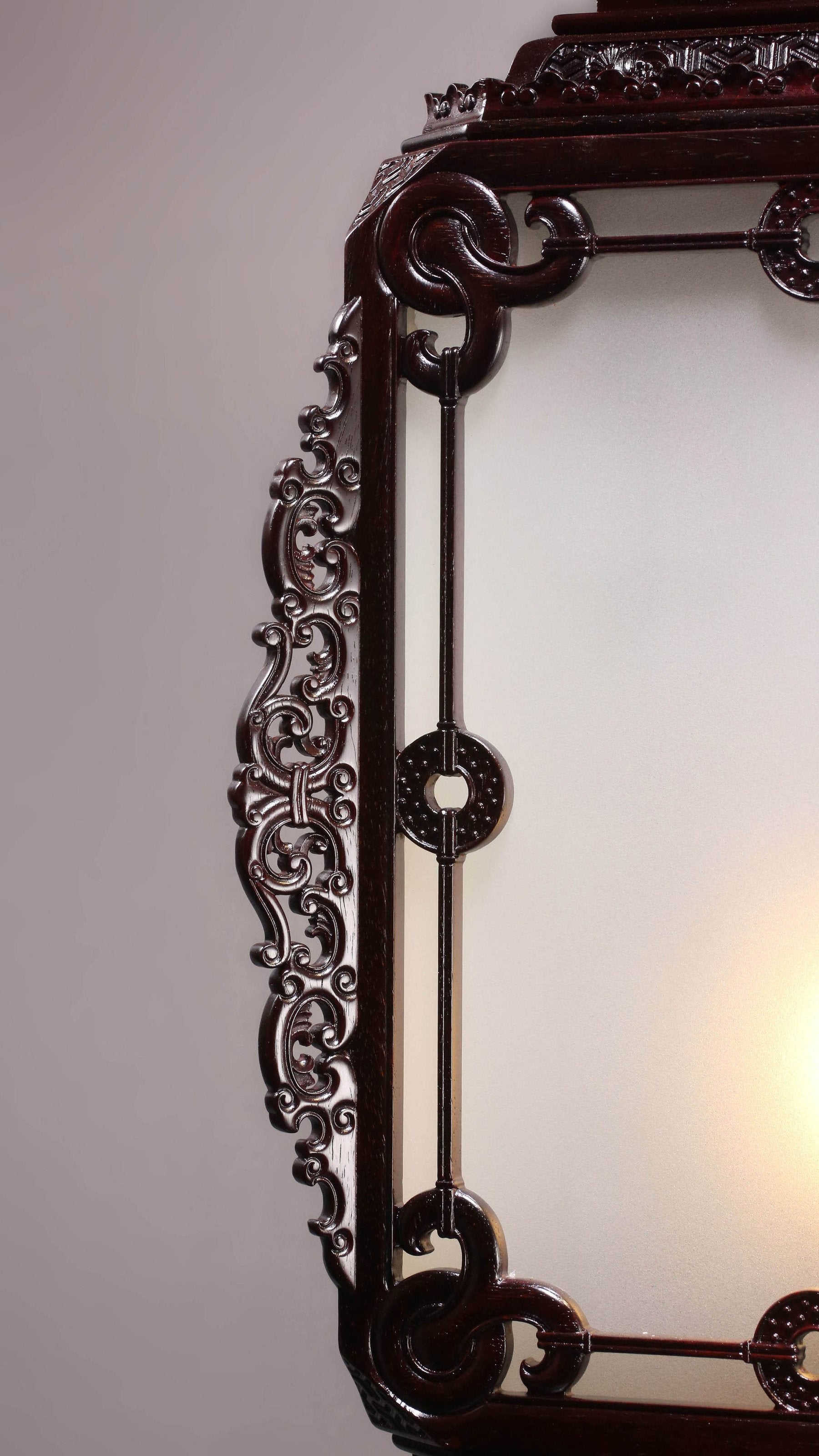 Small-leaf sandalwood table lamp