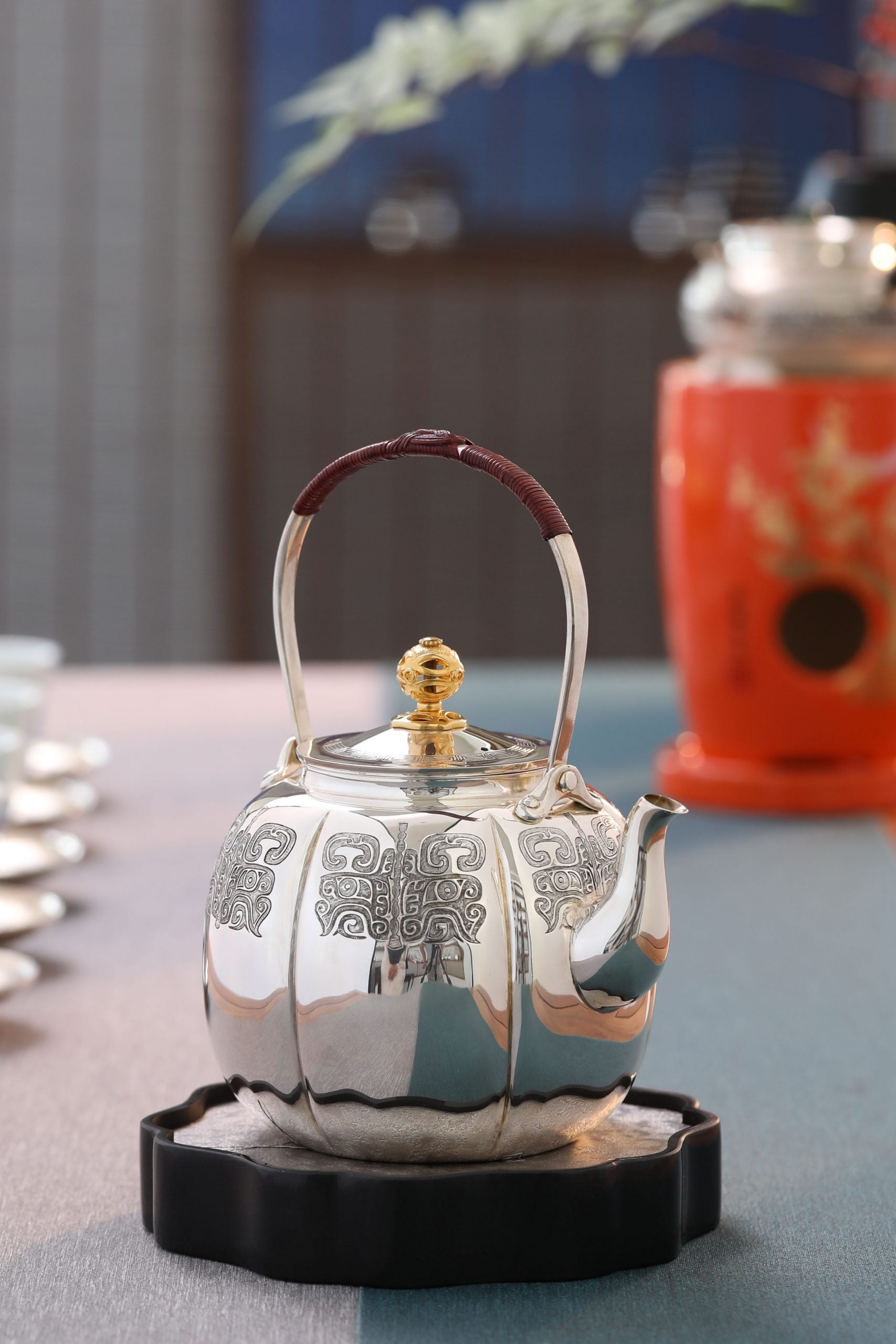 Taotie-patterned gold-handled animal-mouthed cloth bag-shaped ewer (with pure gold knob)