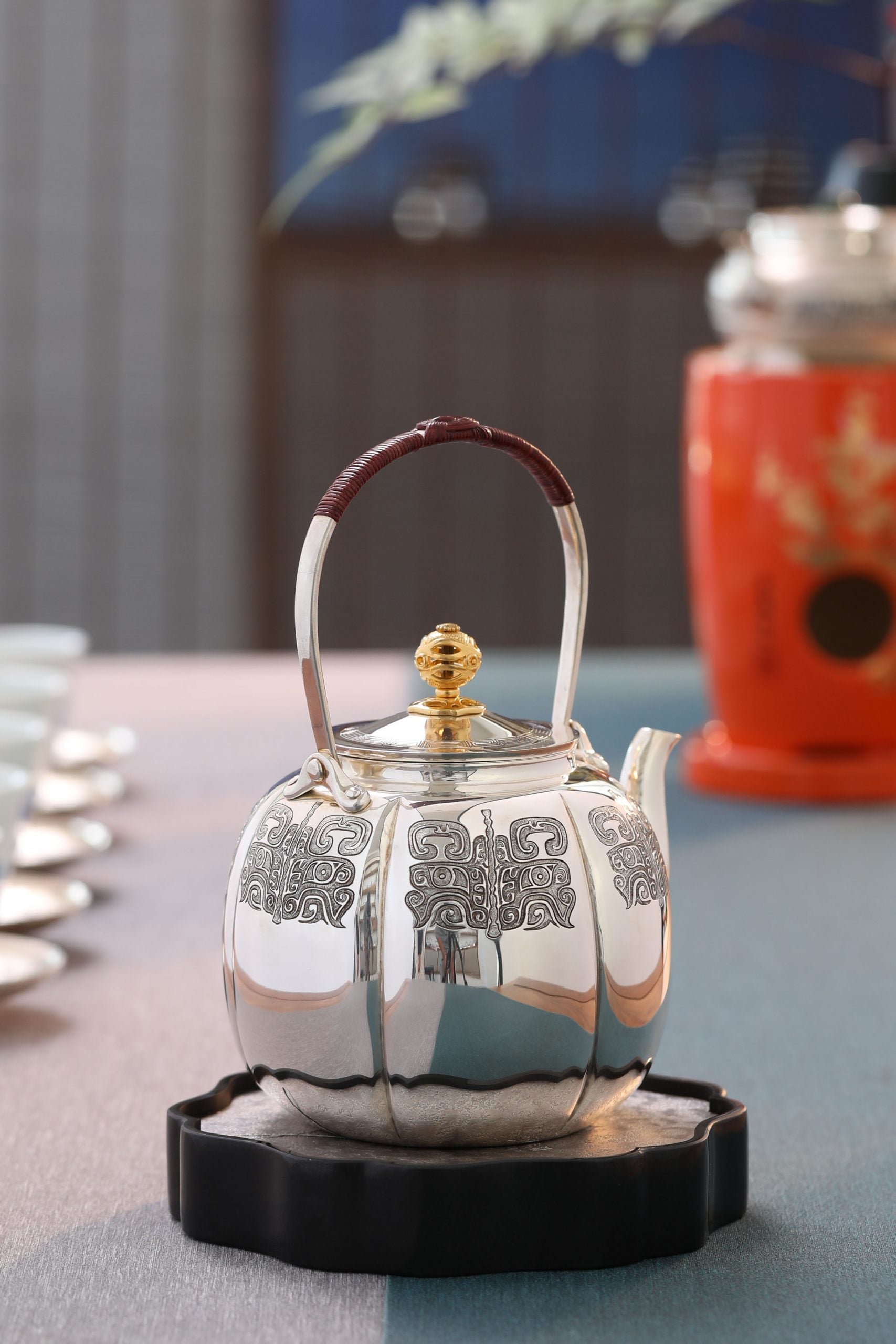 Taotie-patterned gold-handled animal-mouthed cloth bag-shaped ewer (with pure gold knob)