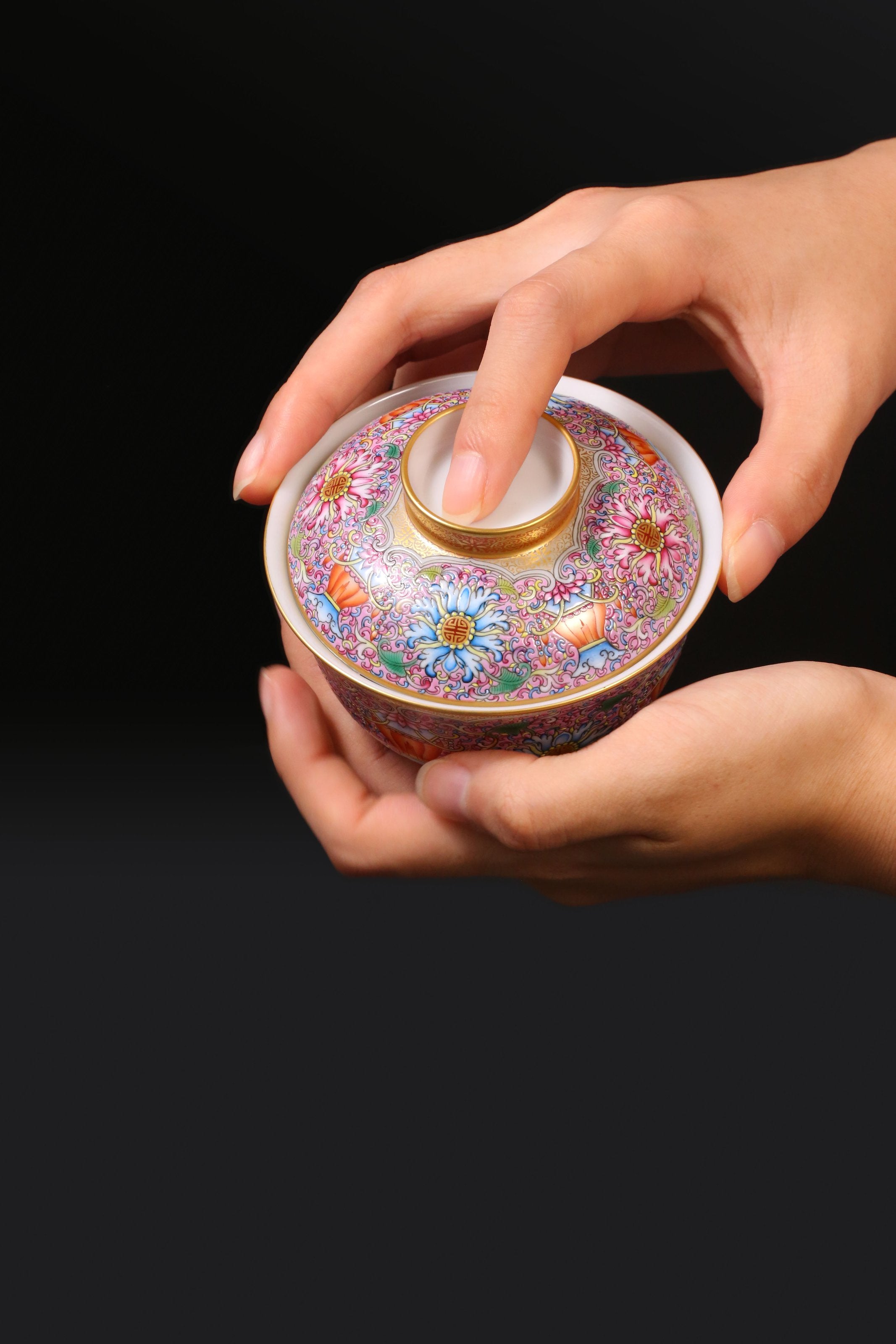 Dayazhai Longevity Lantern Covered Bowl