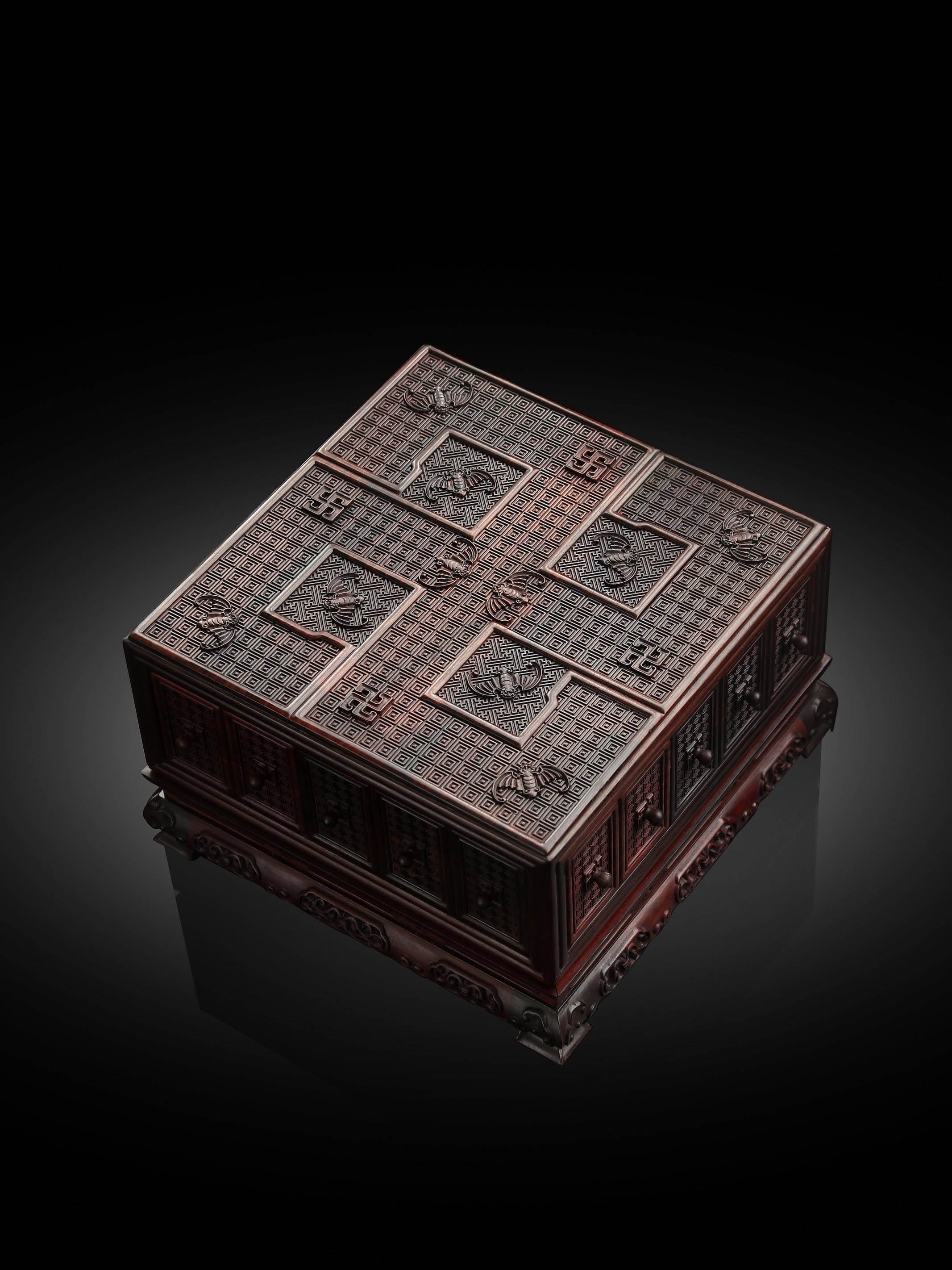 Grand Elegant Hall Swastika Pattern Blessings and Abundant Fortune Zambian Rosewood Qianlong Treasure Box
