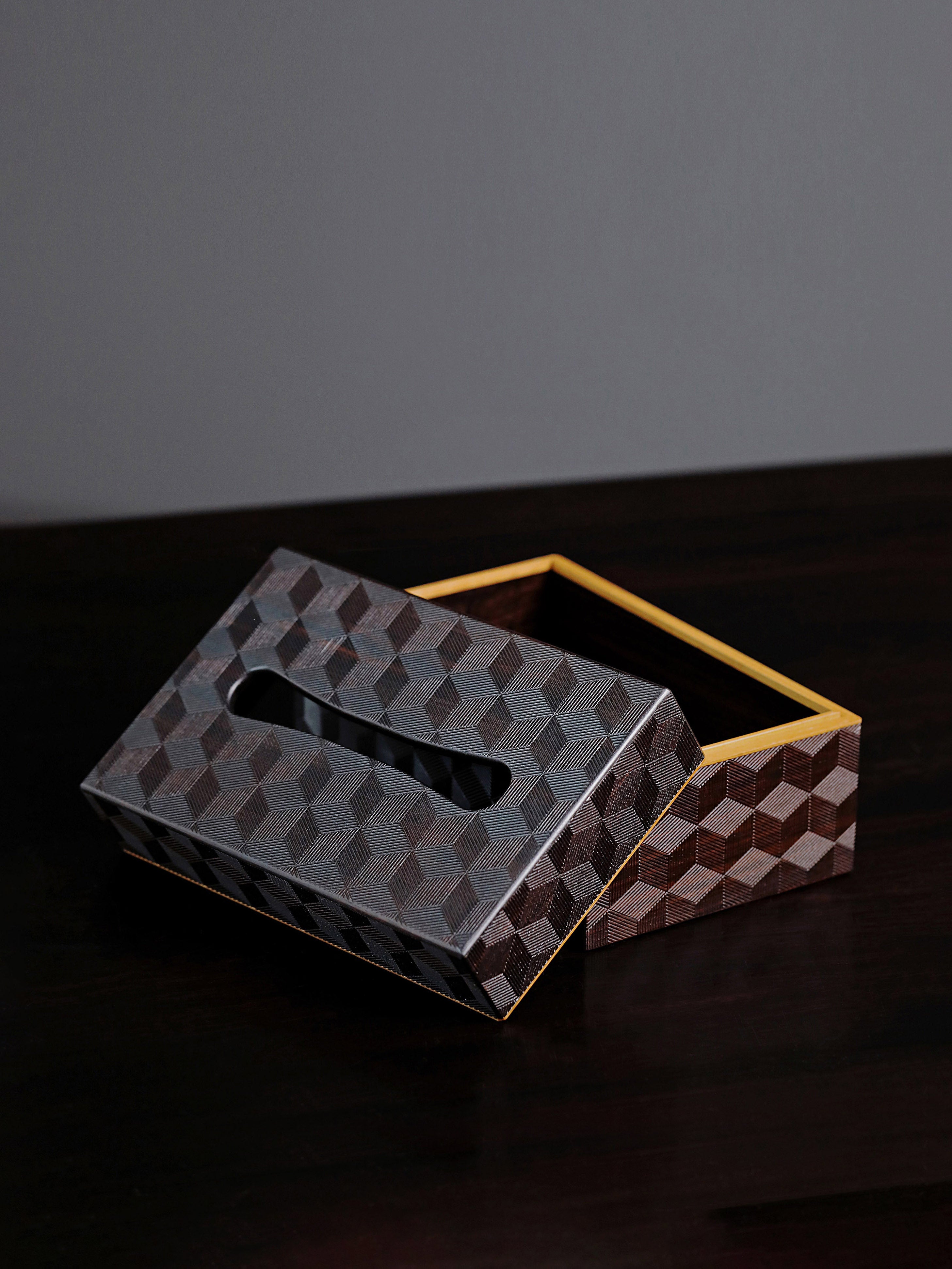 Plum blossom pattern/swastika pattern/snowflake pattern purple sandalwood tissue box