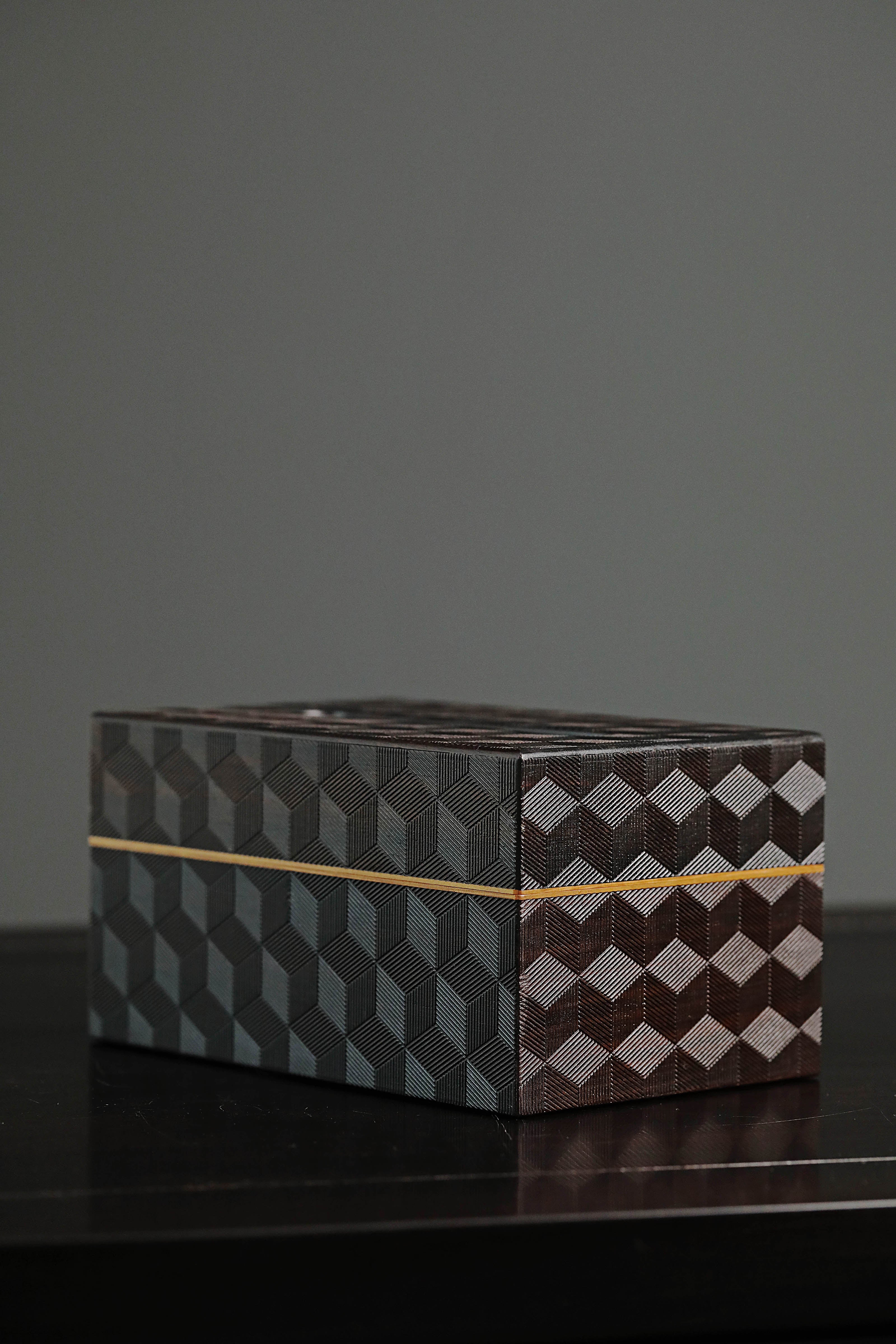 Plum blossom pattern/swastika pattern/snowflake pattern purple sandalwood tissue box