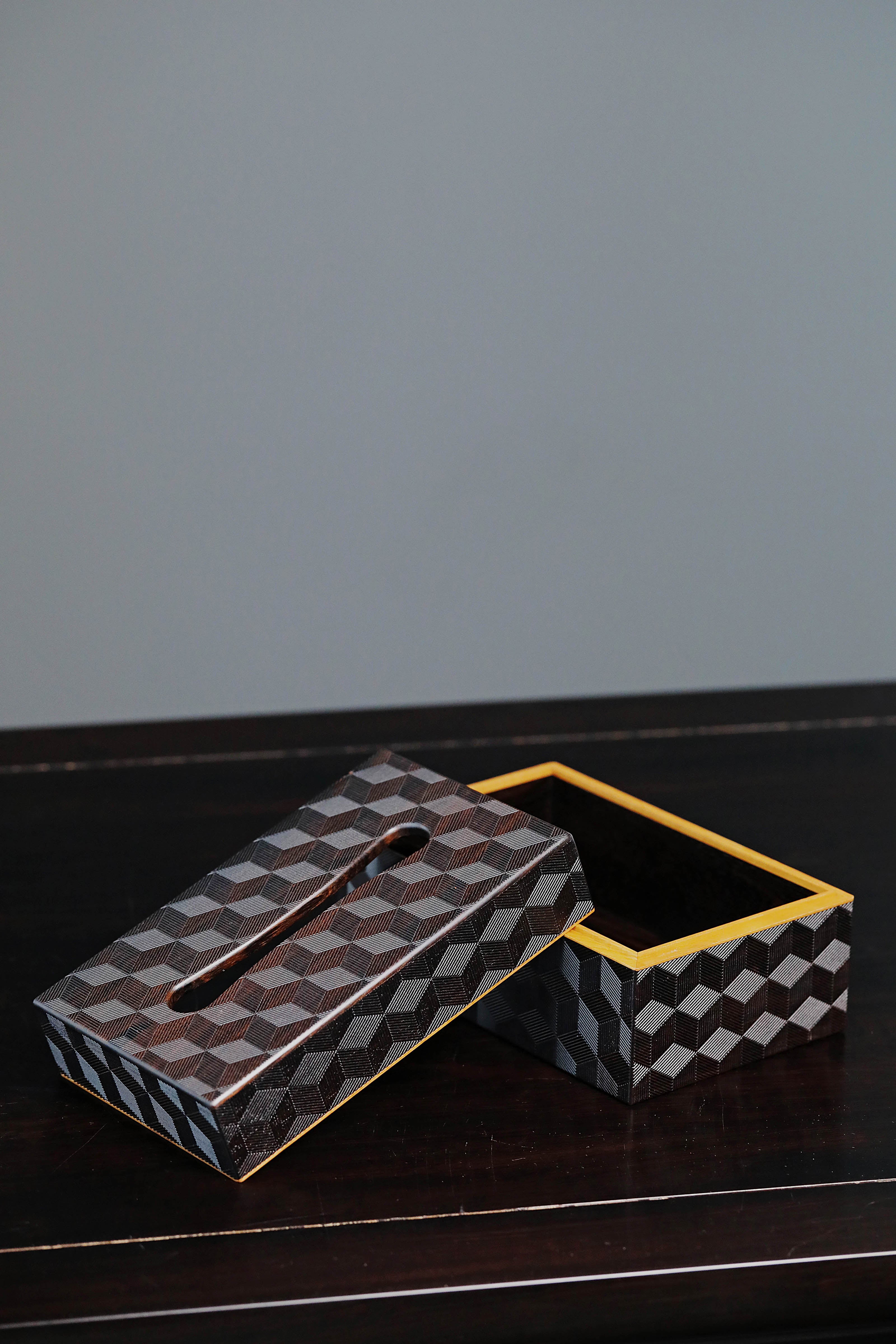 Plum blossom pattern/swastika pattern/snowflake pattern purple sandalwood tissue box