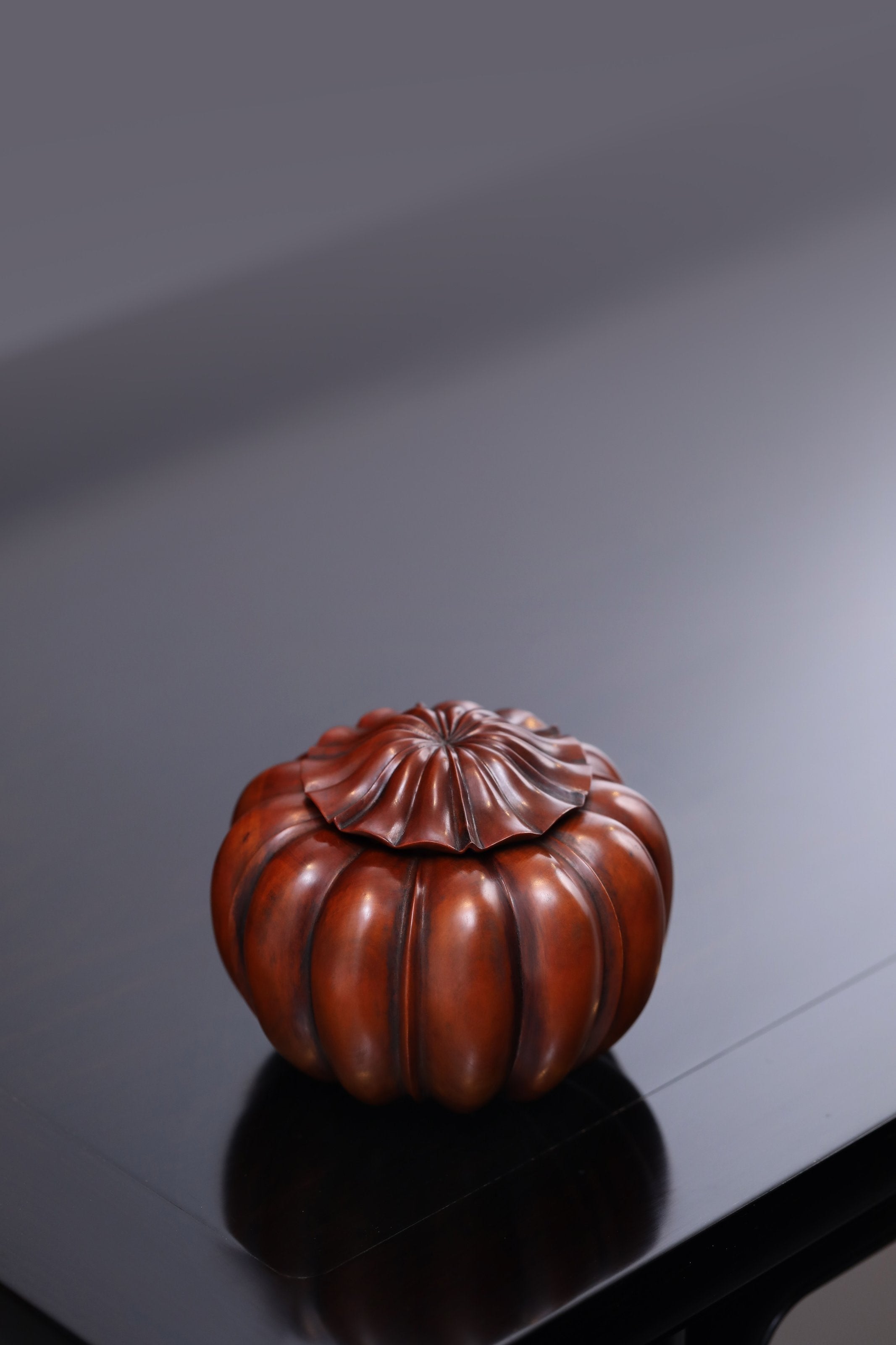 Pumpkin-shaped Go game jar