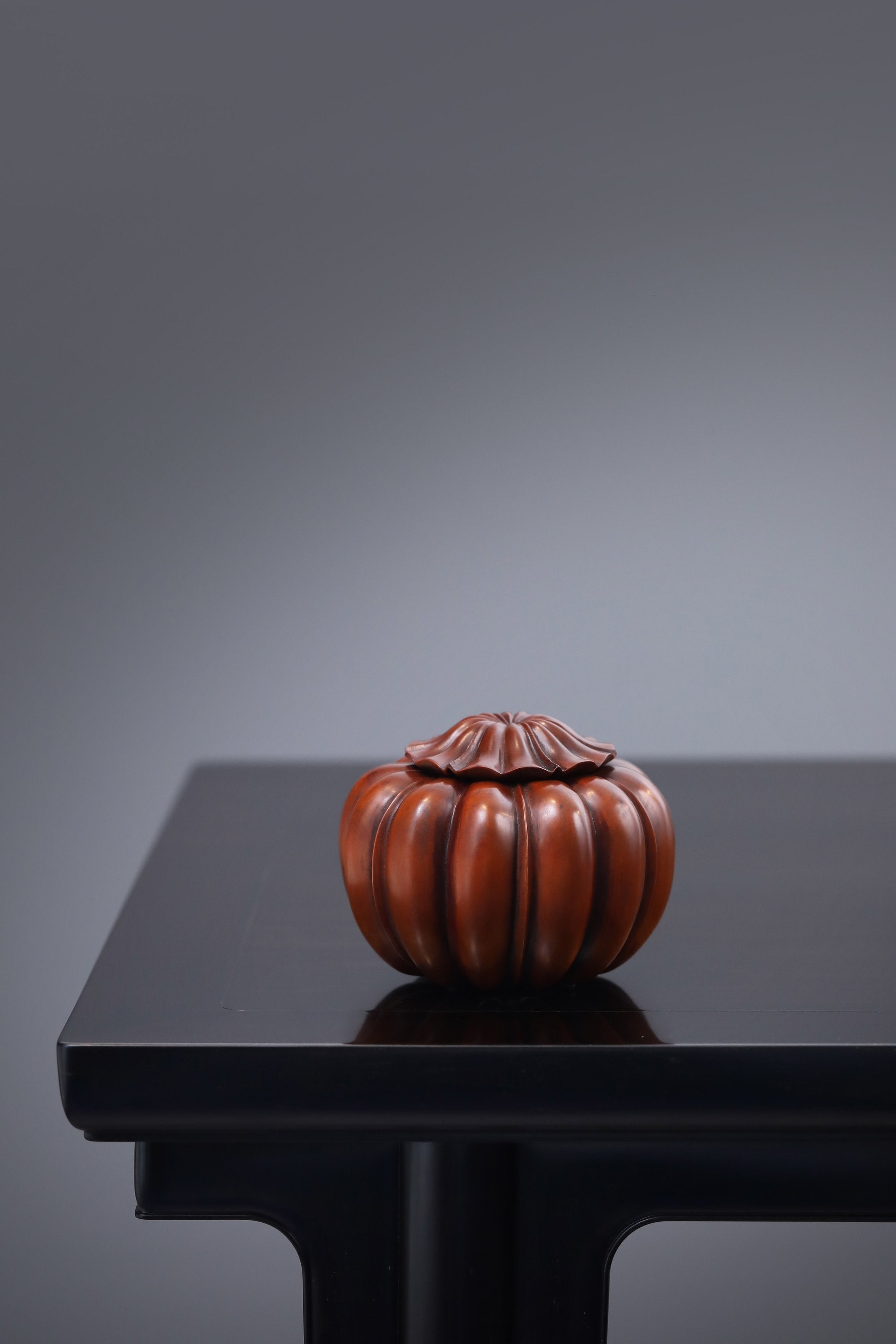 Pumpkin-shaped Go game jar