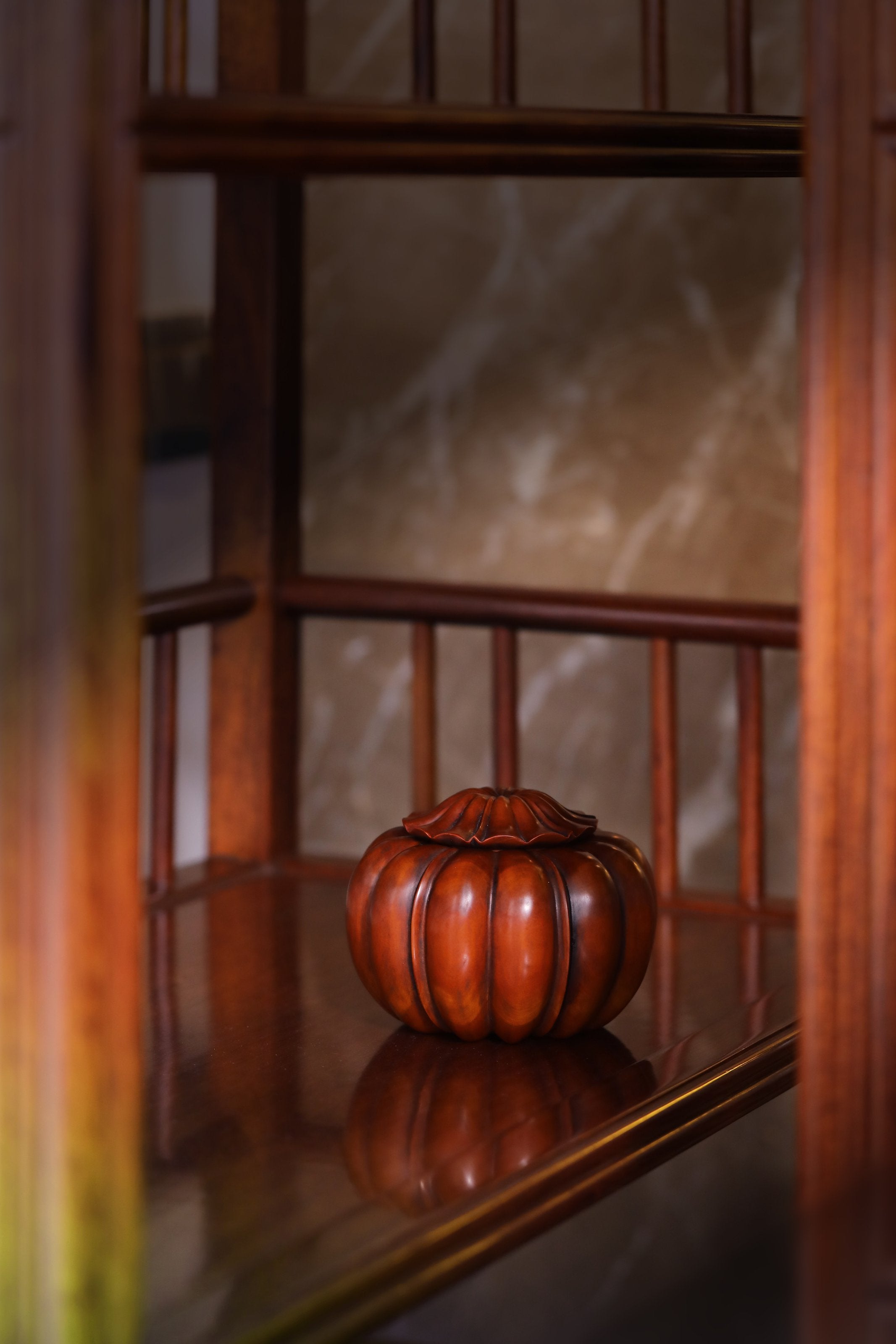 Pumpkin-shaped Go game jar