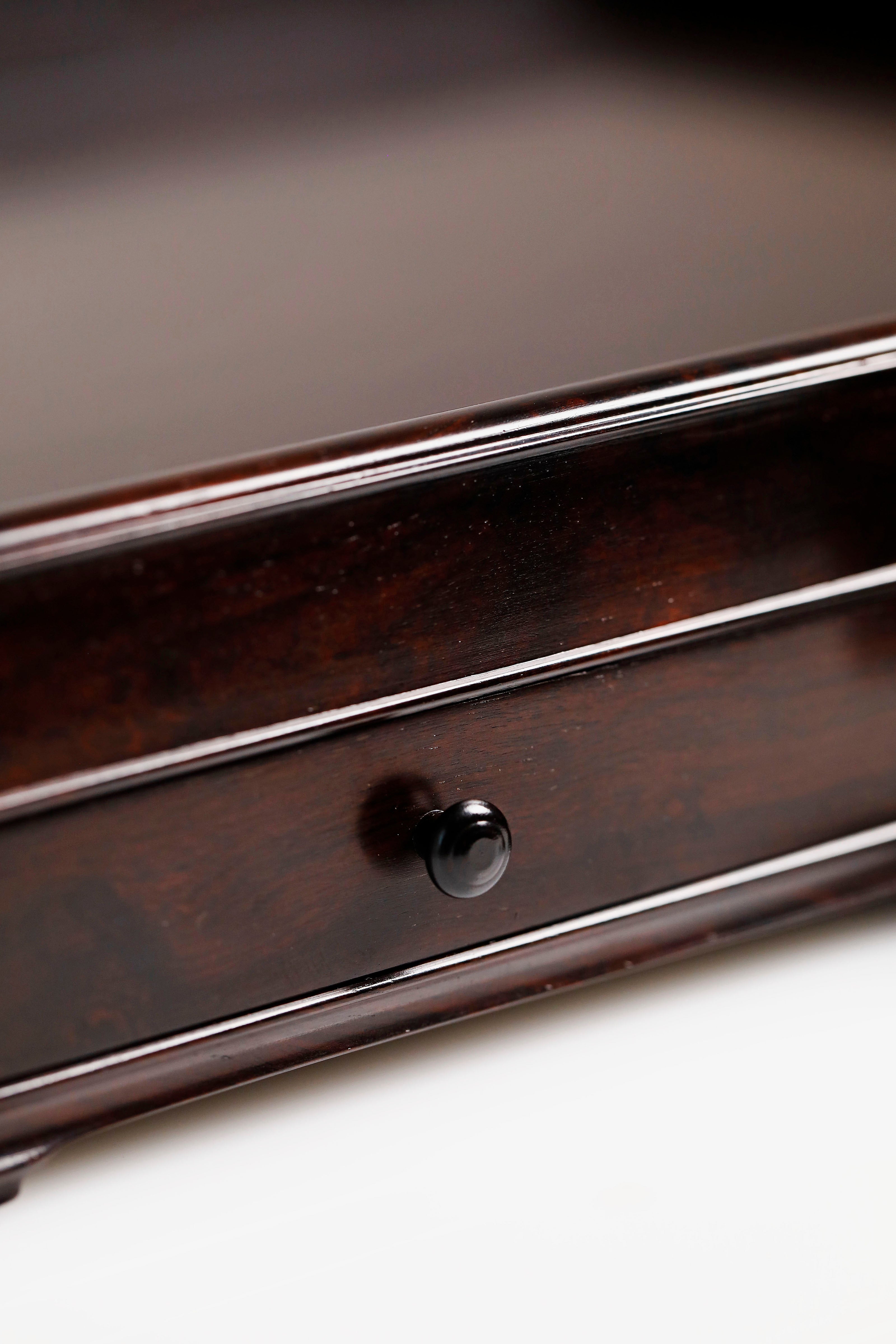 A plain-faced plate inlaid with burl wood on small-leaf red sandalwood, and a plate inlaid with purple sandalwood.
