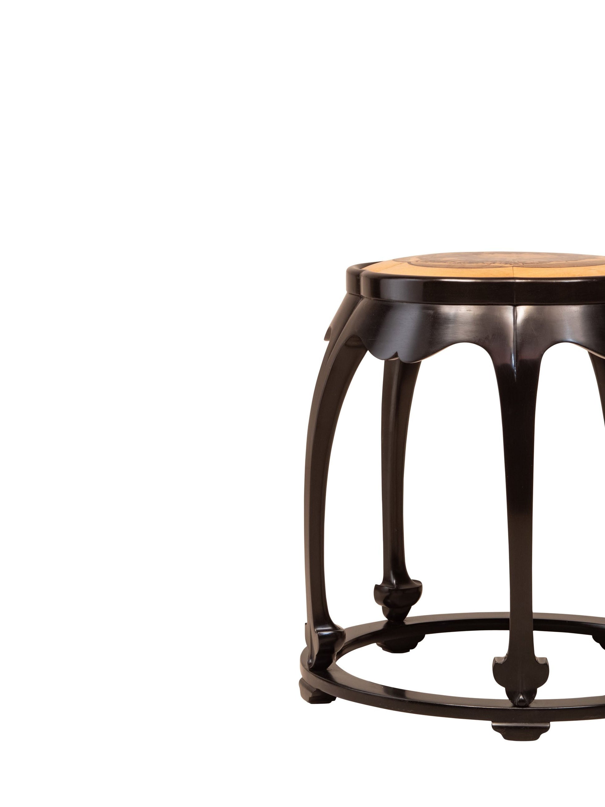 Five-legged plum blossom stool with mud support