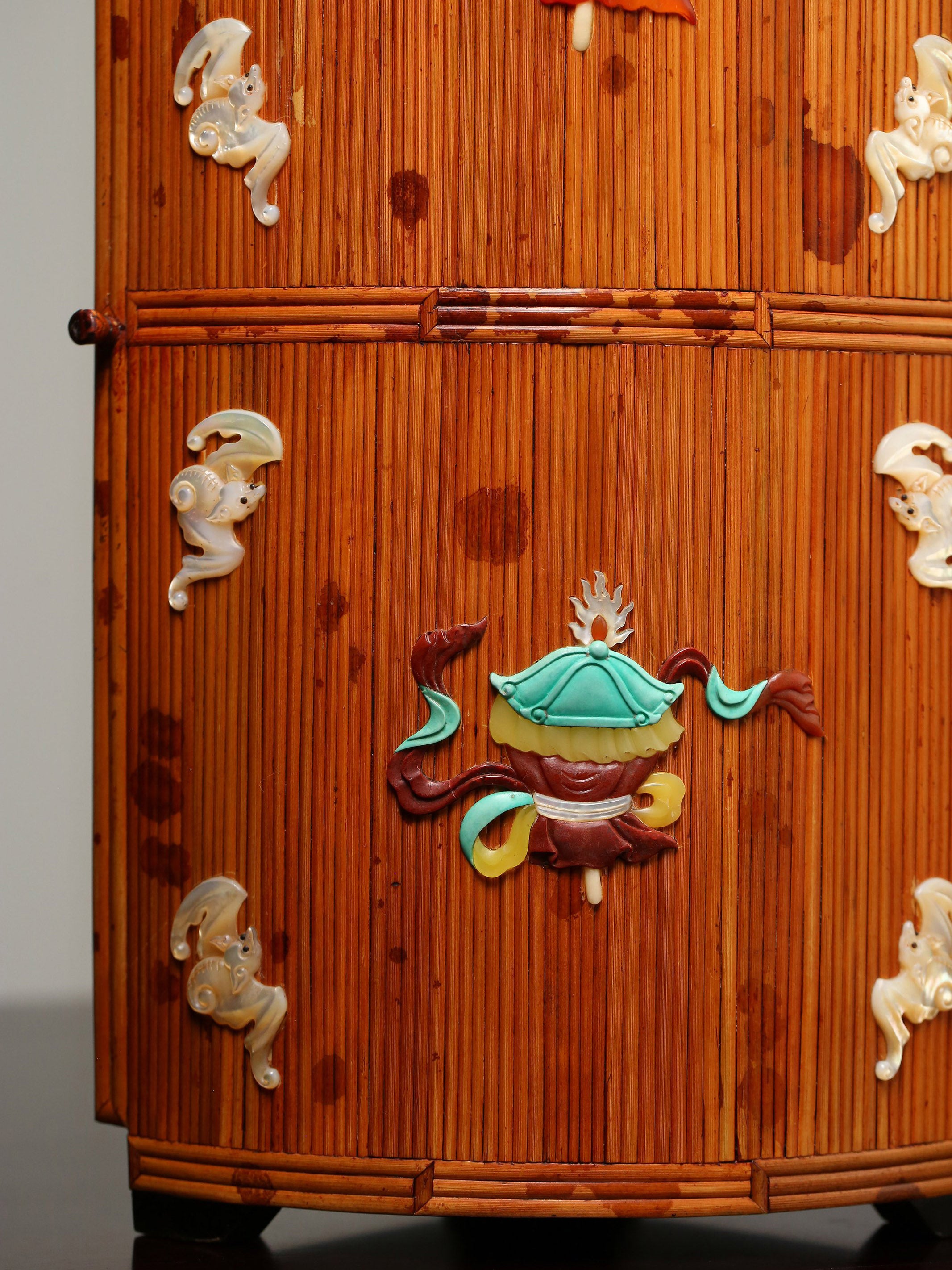 Xiangfei bamboo inlaid table with multi-treasure cabinet