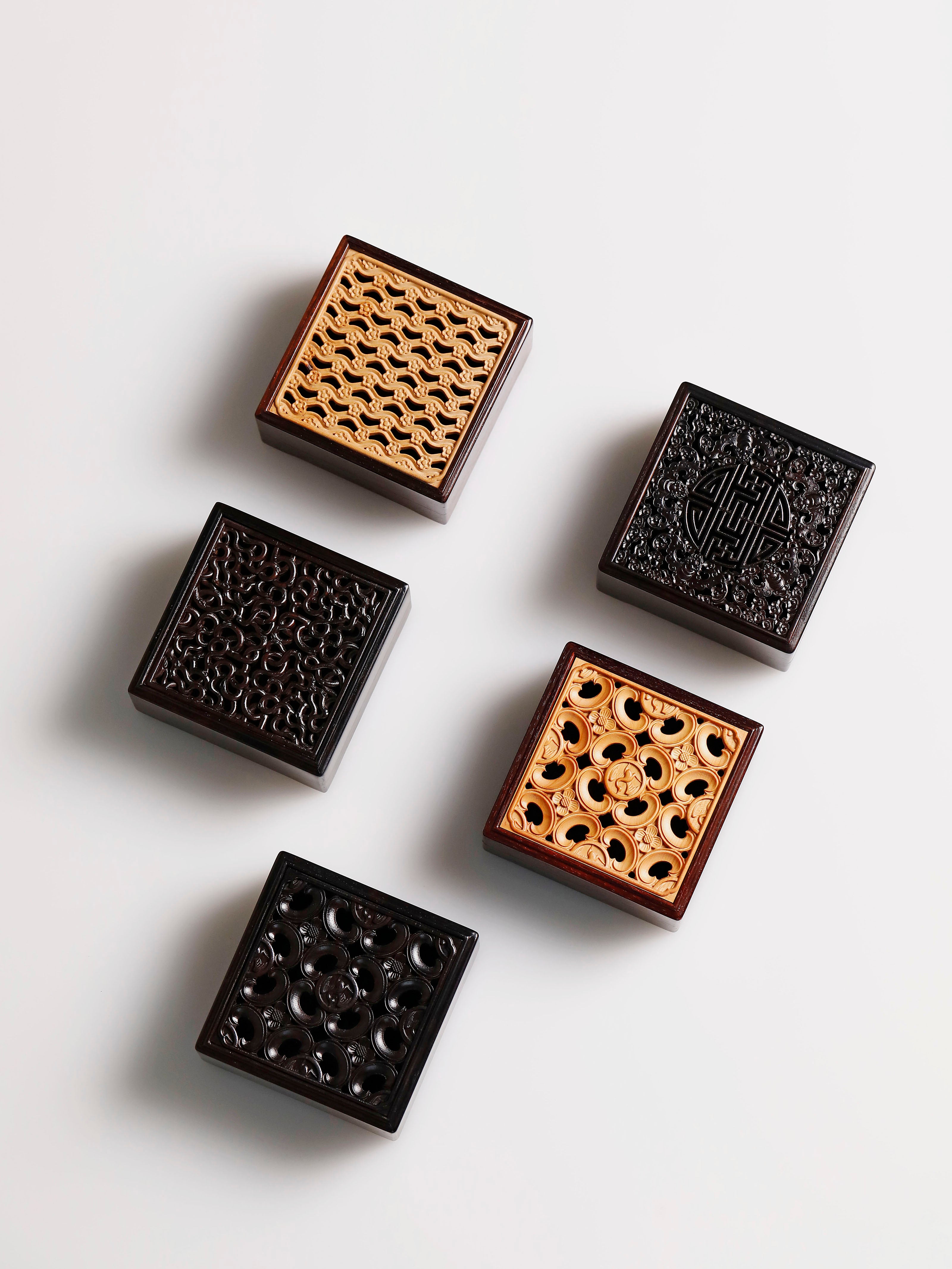 Purple sandalwood openwork incense box