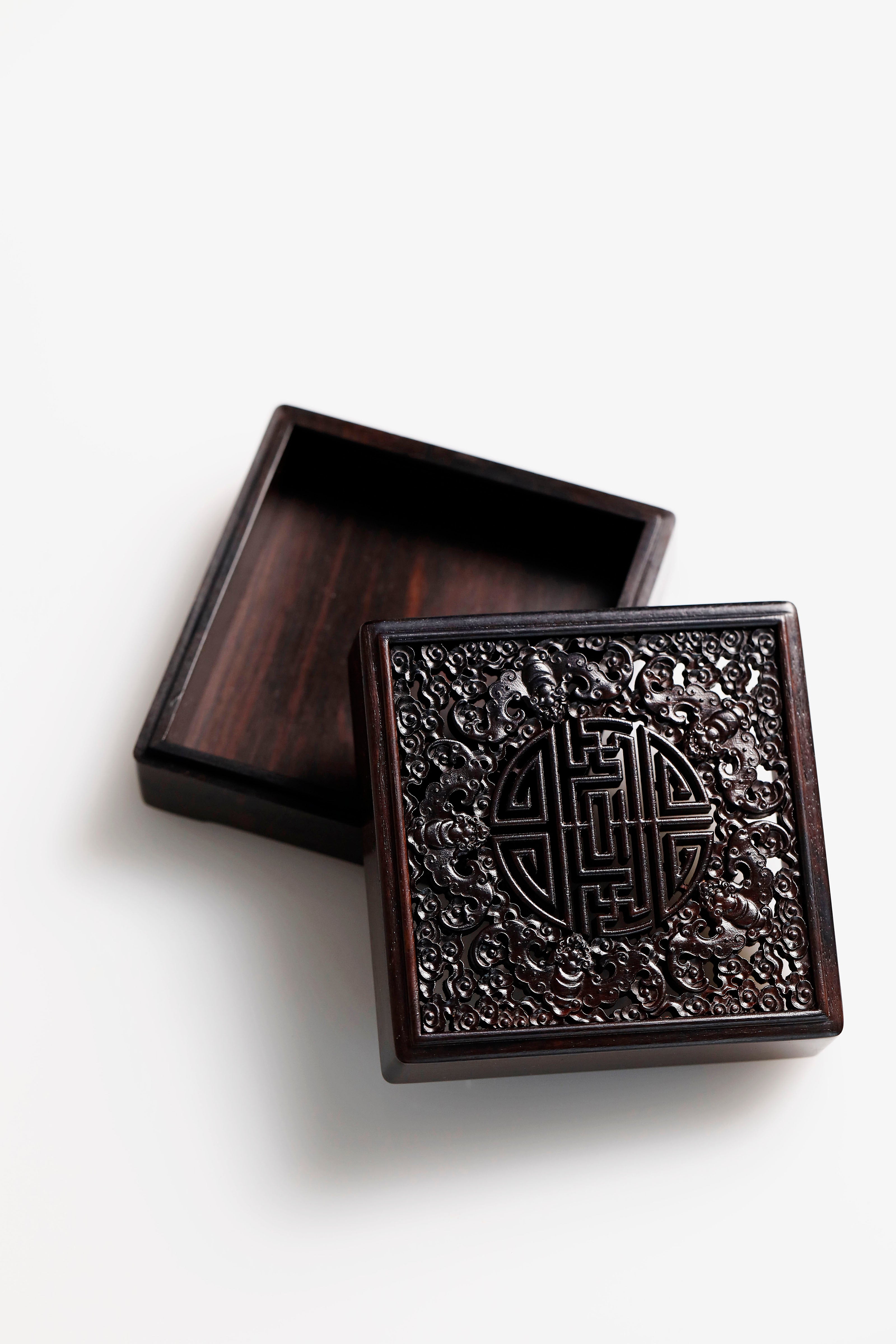 Purple sandalwood openwork incense box