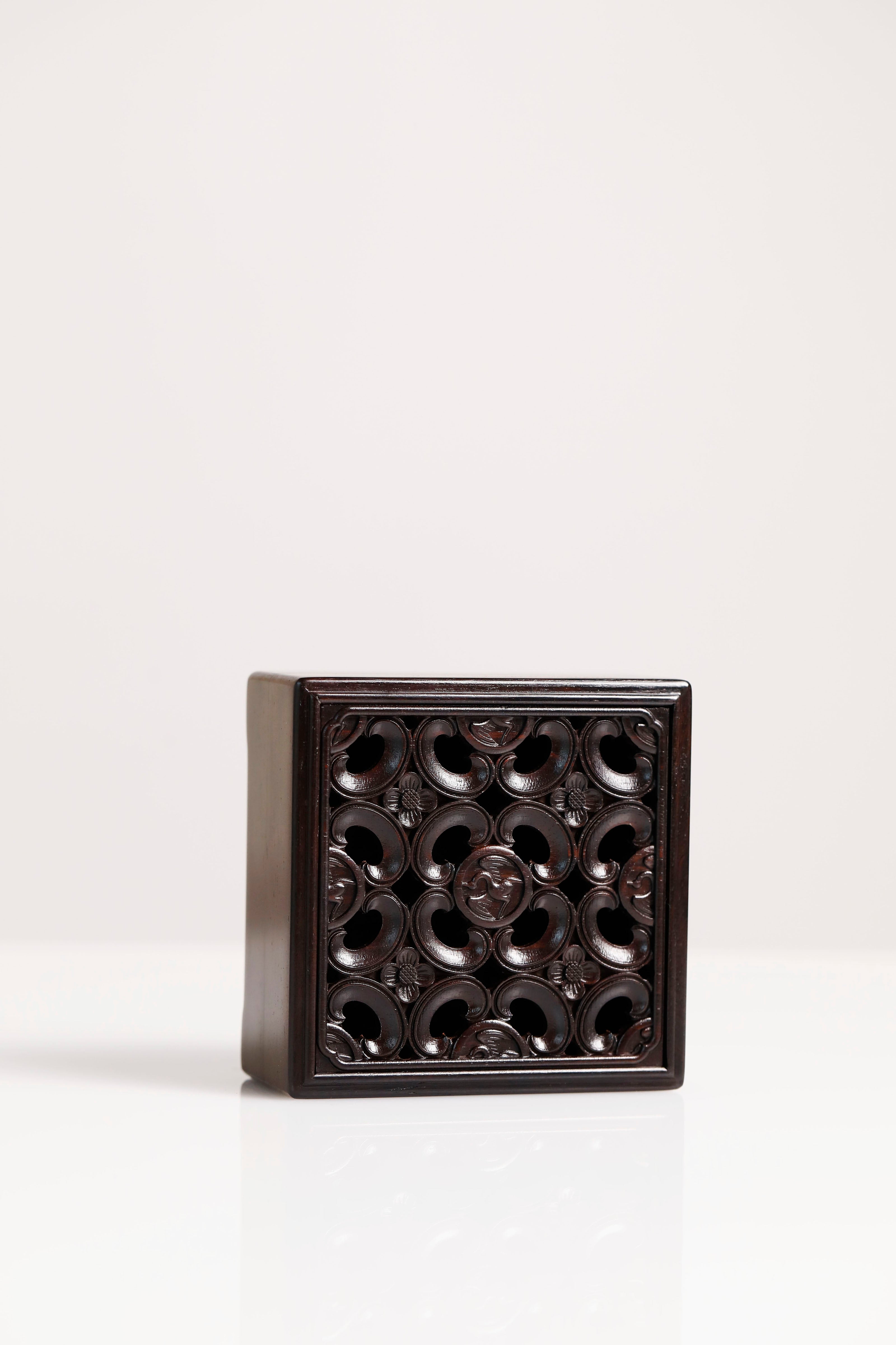 Purple sandalwood openwork incense box