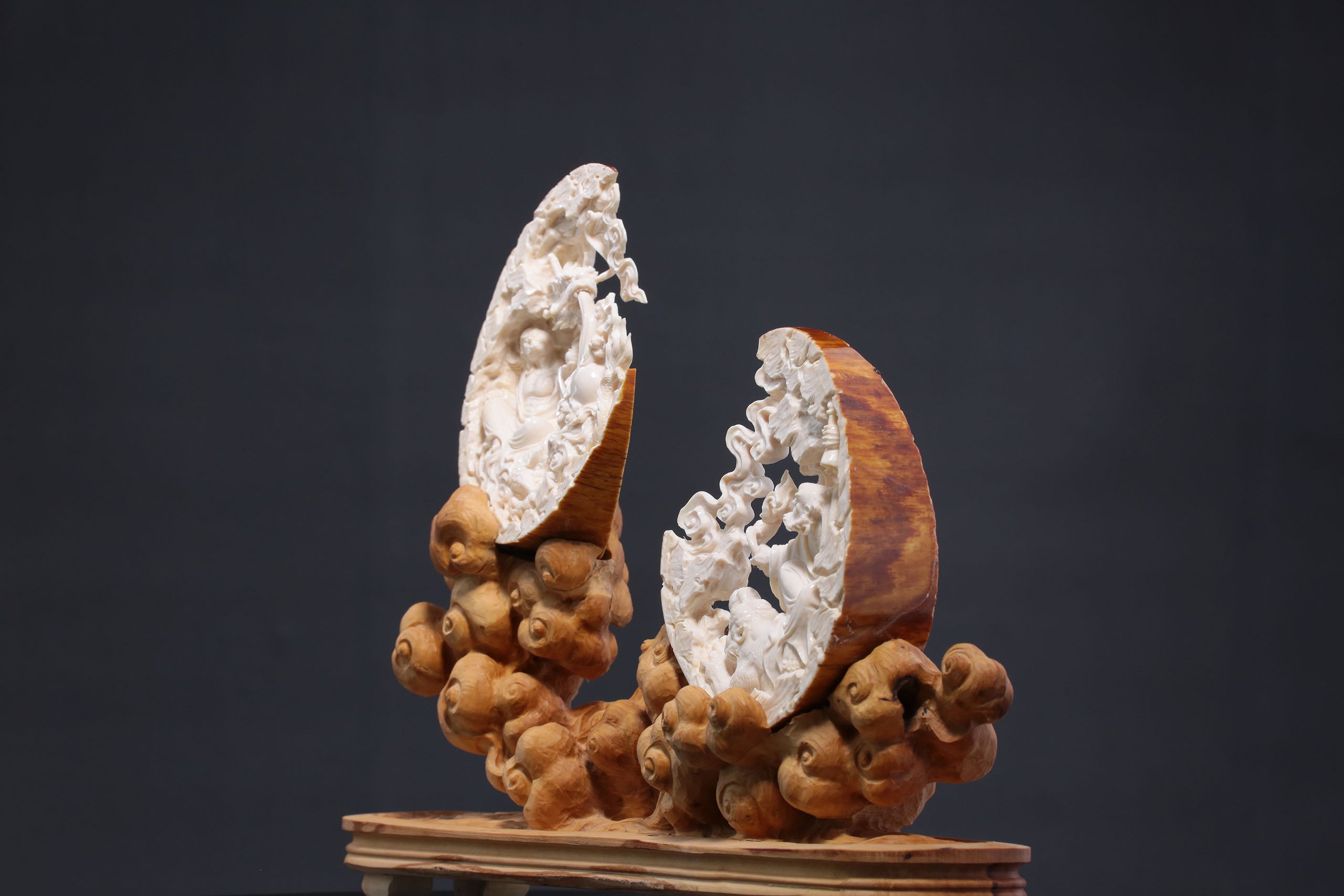 Arhat who subdues dragons and tigers