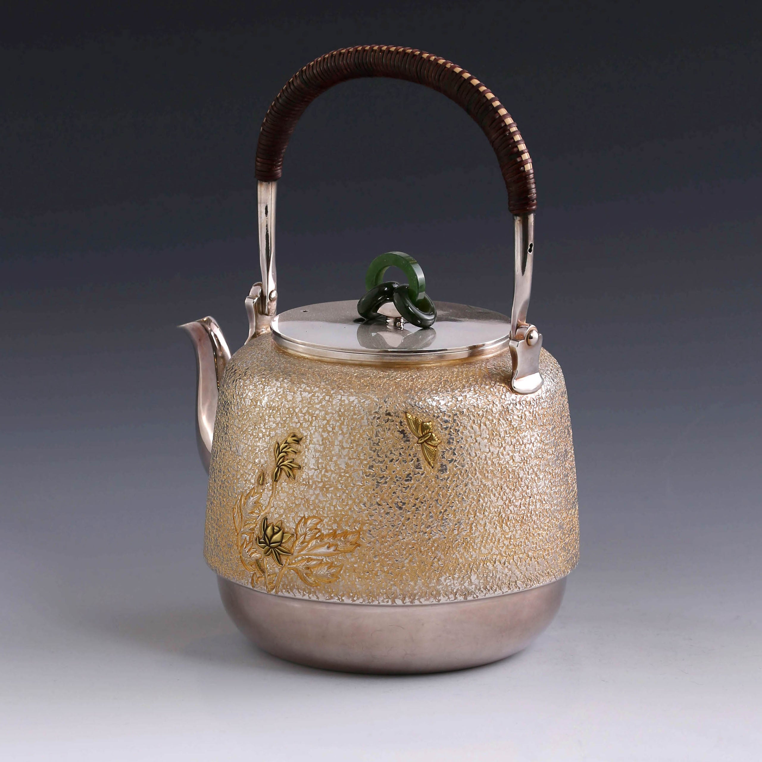 Silver ewer inlaid with peony bell shape