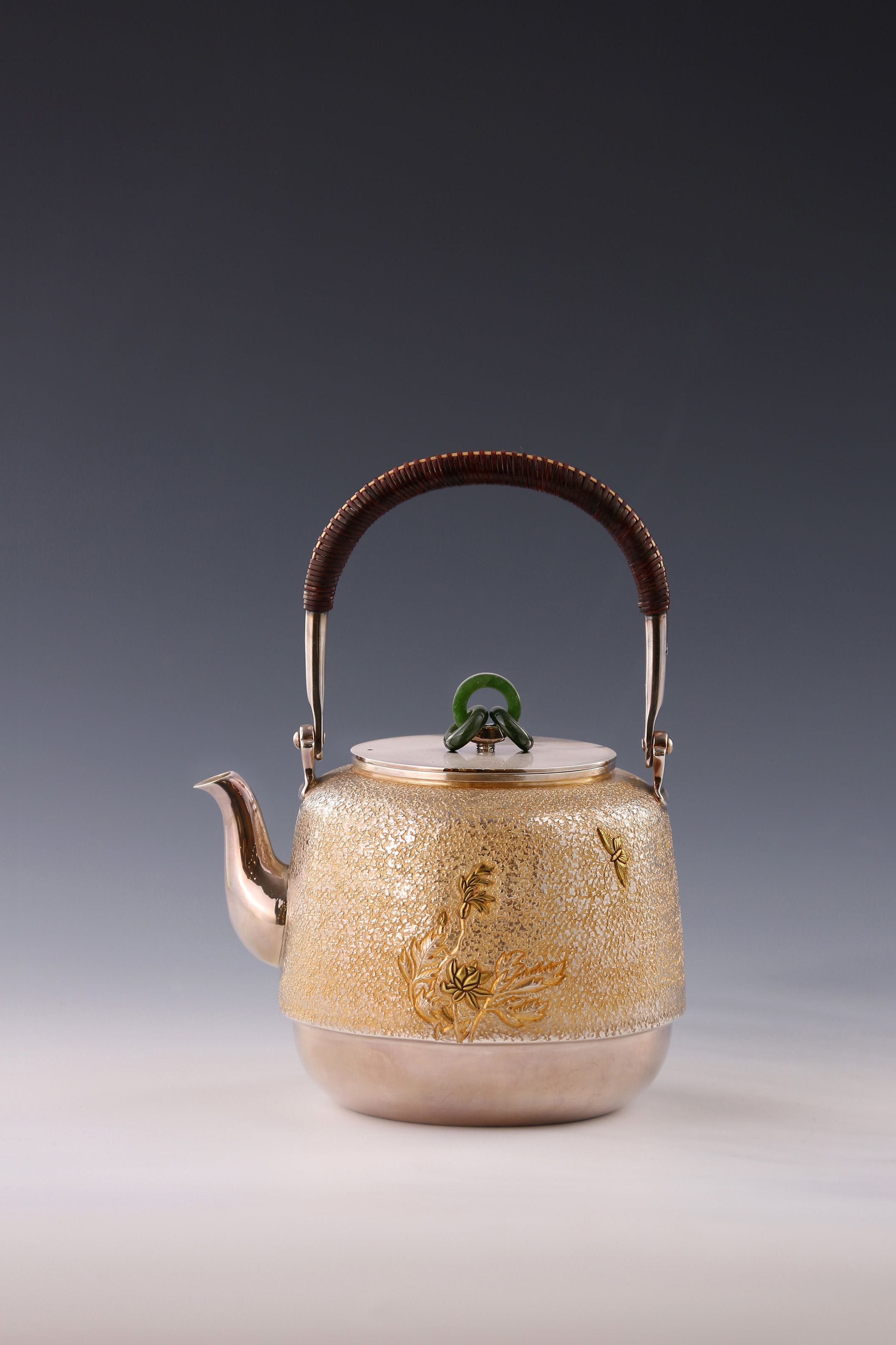 Silver ewer inlaid with peony bell shape