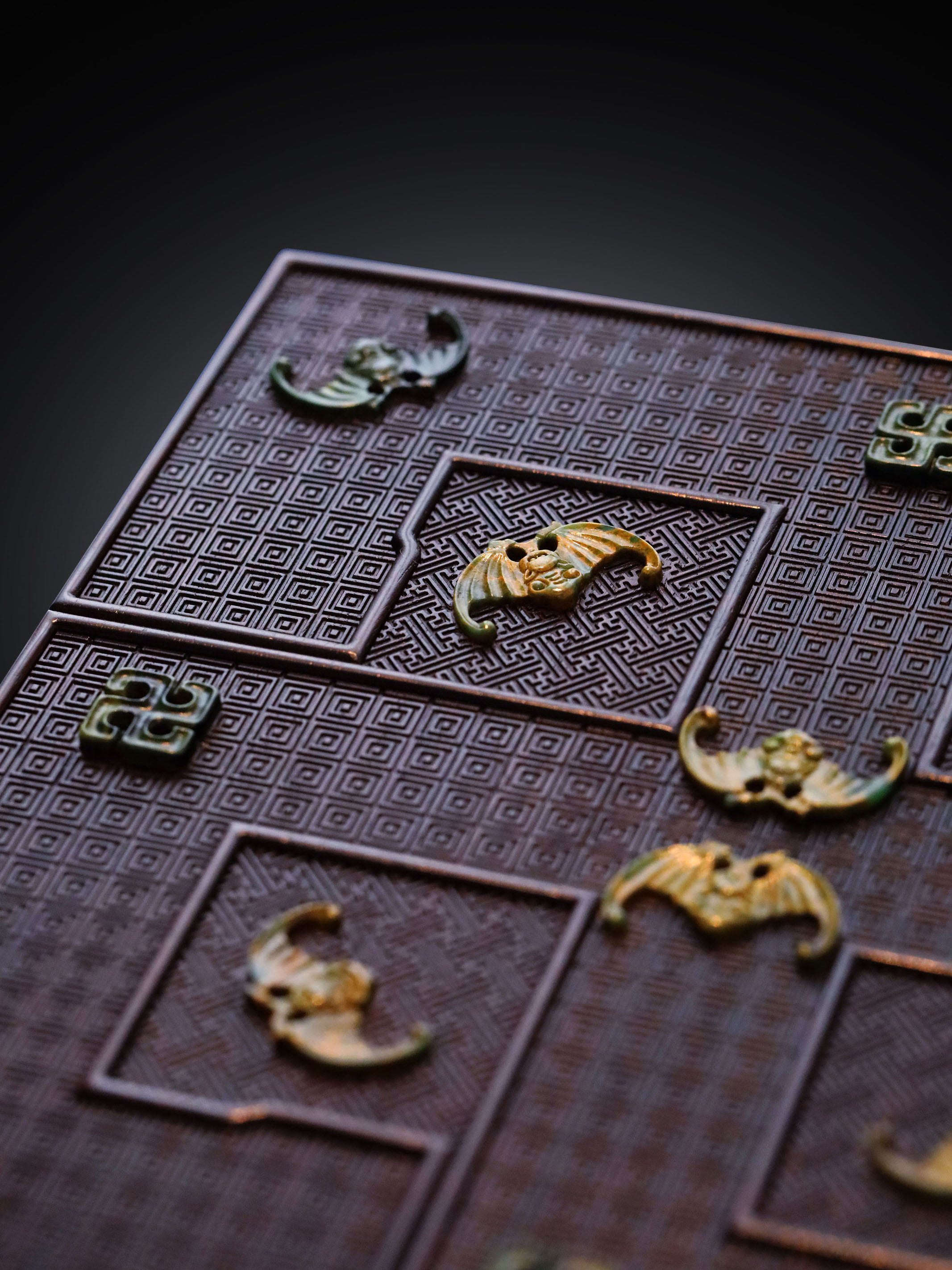 Grand Elegant Hall Treasure Box with Swastika Pattern, Blessed with Abundant Blessings, Made of Rosewood and Inlaid with Jade, Qianlong Period