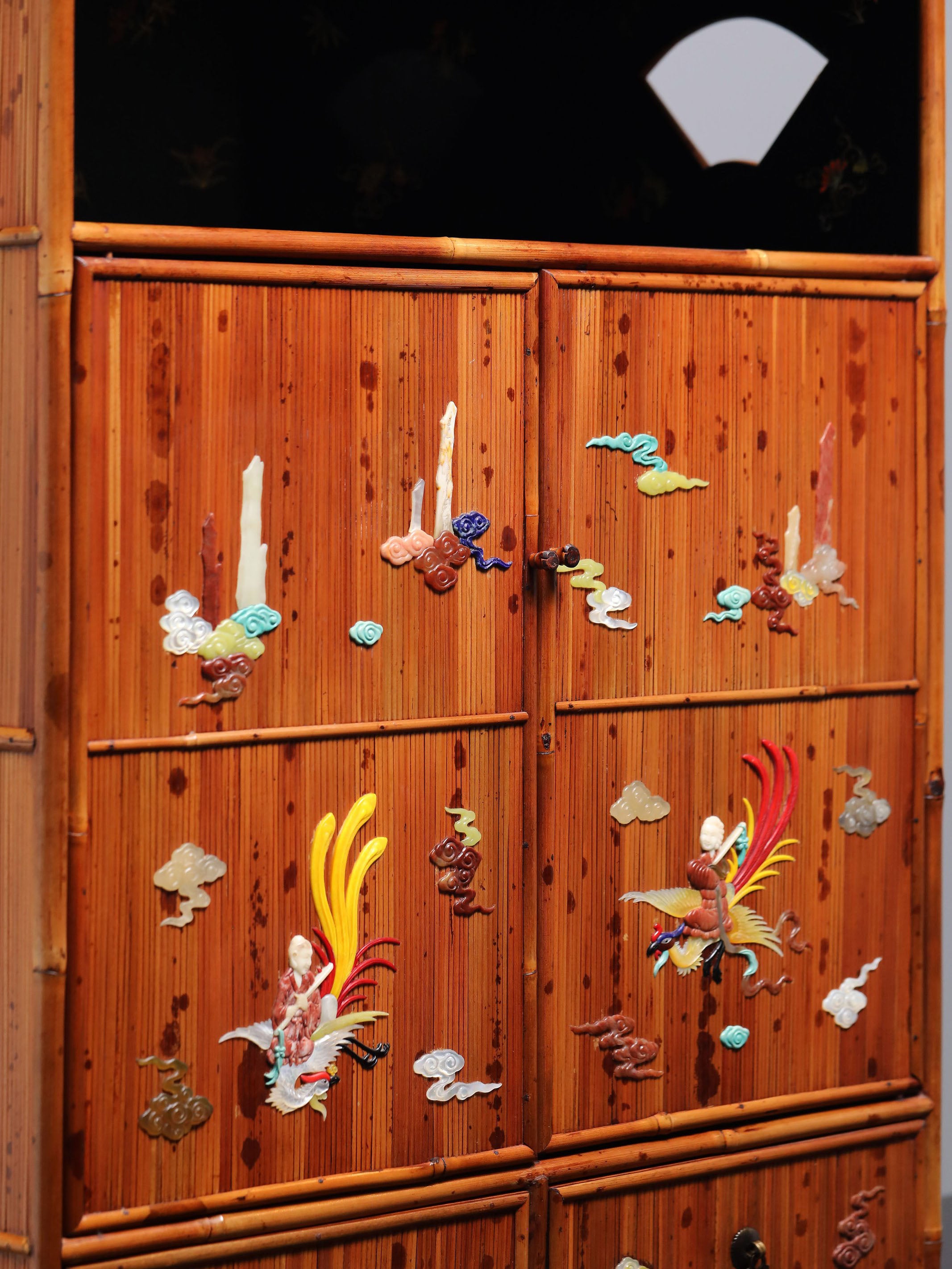 Xiangfei Bamboo Inlaid with Immortal Riding a Phoenix Tea Cabinet