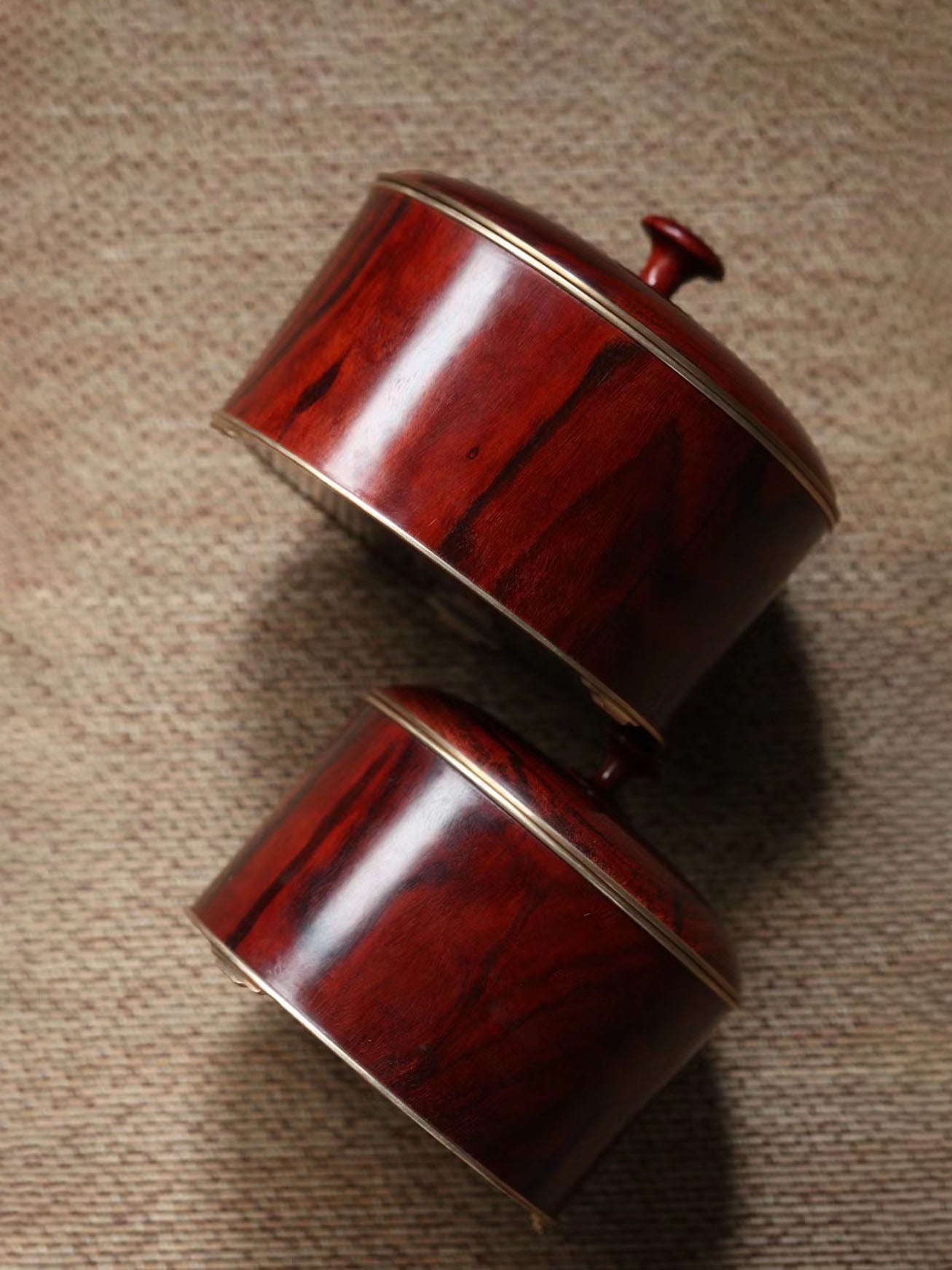 Small-leaf sandalwood tea storage