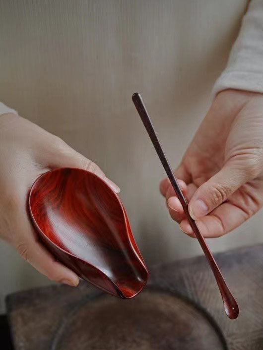 Small-leaf sandalwood tea buds
