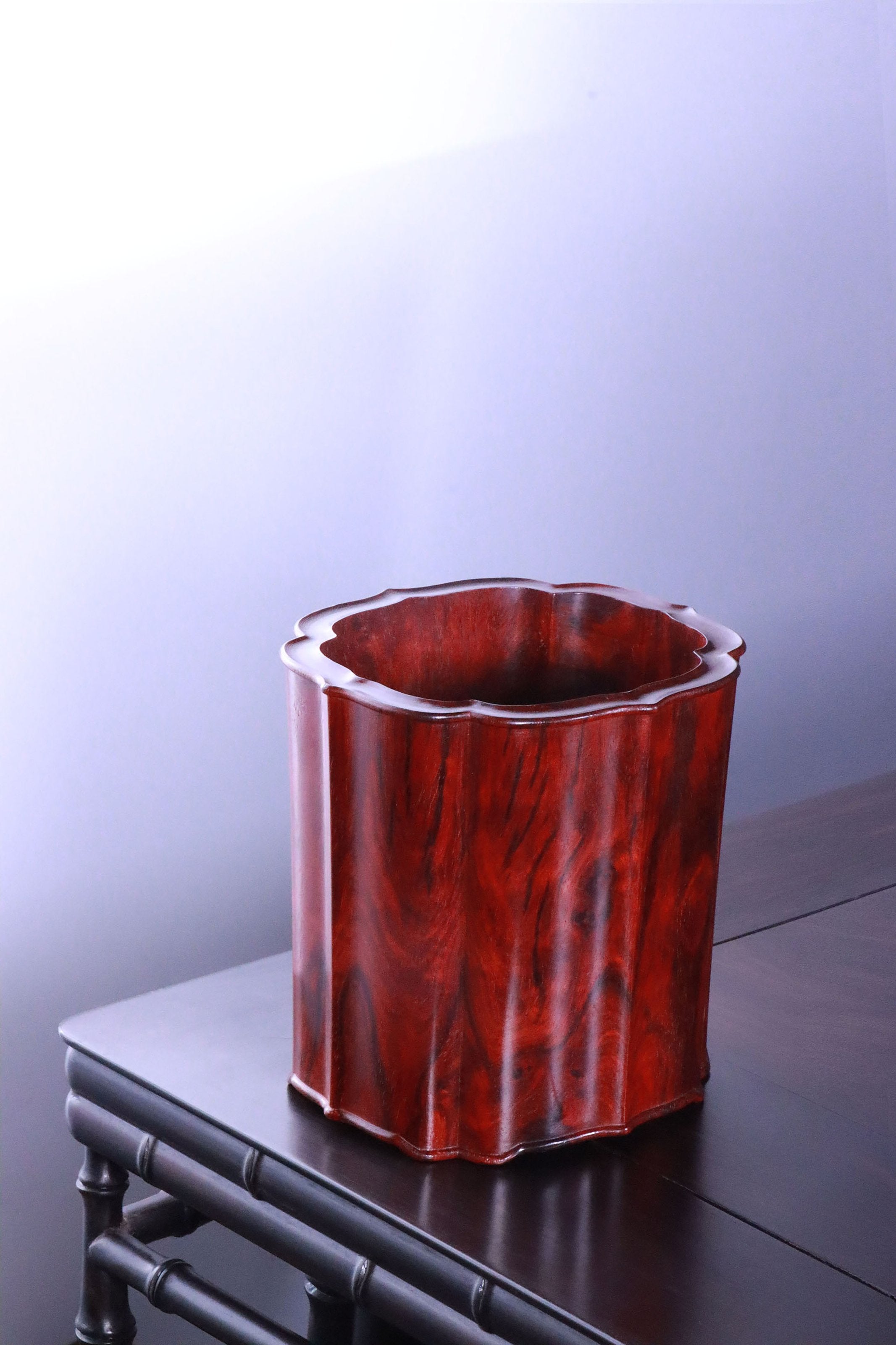Indian rosewood pen holder with lobed rim
