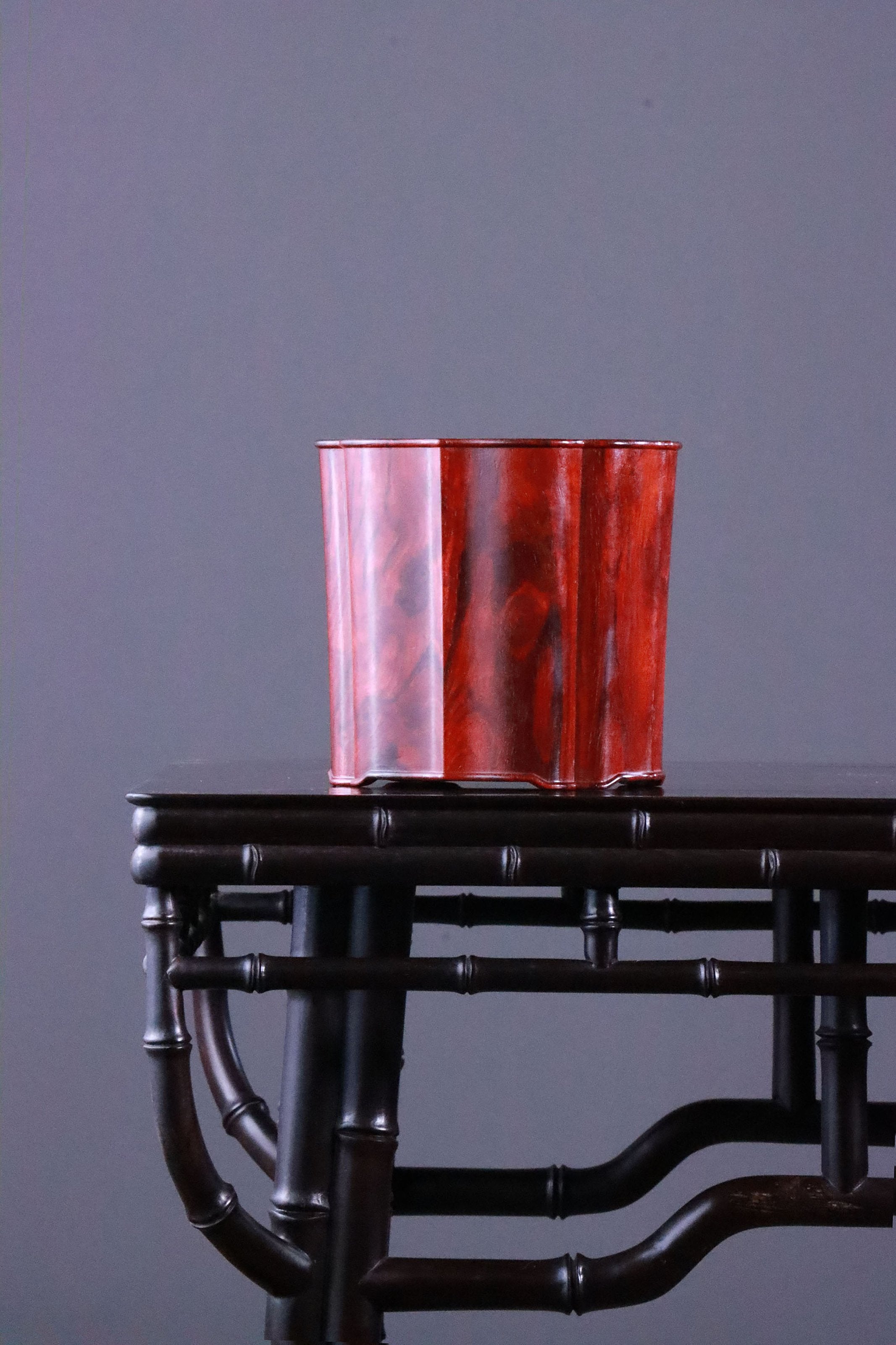 Indian rosewood pen holder with lobed rim