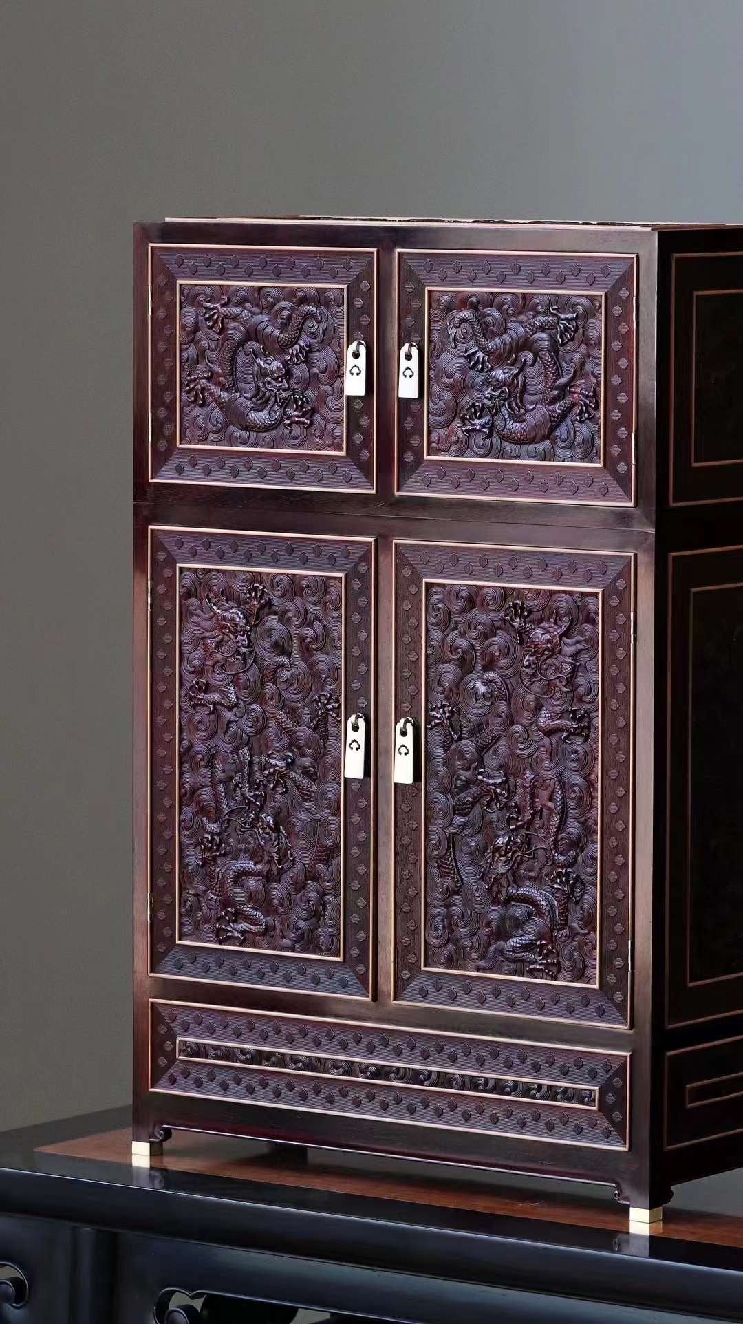 Small-leaf sandalwood table cabinet inlaid with boxwood dragon patterns