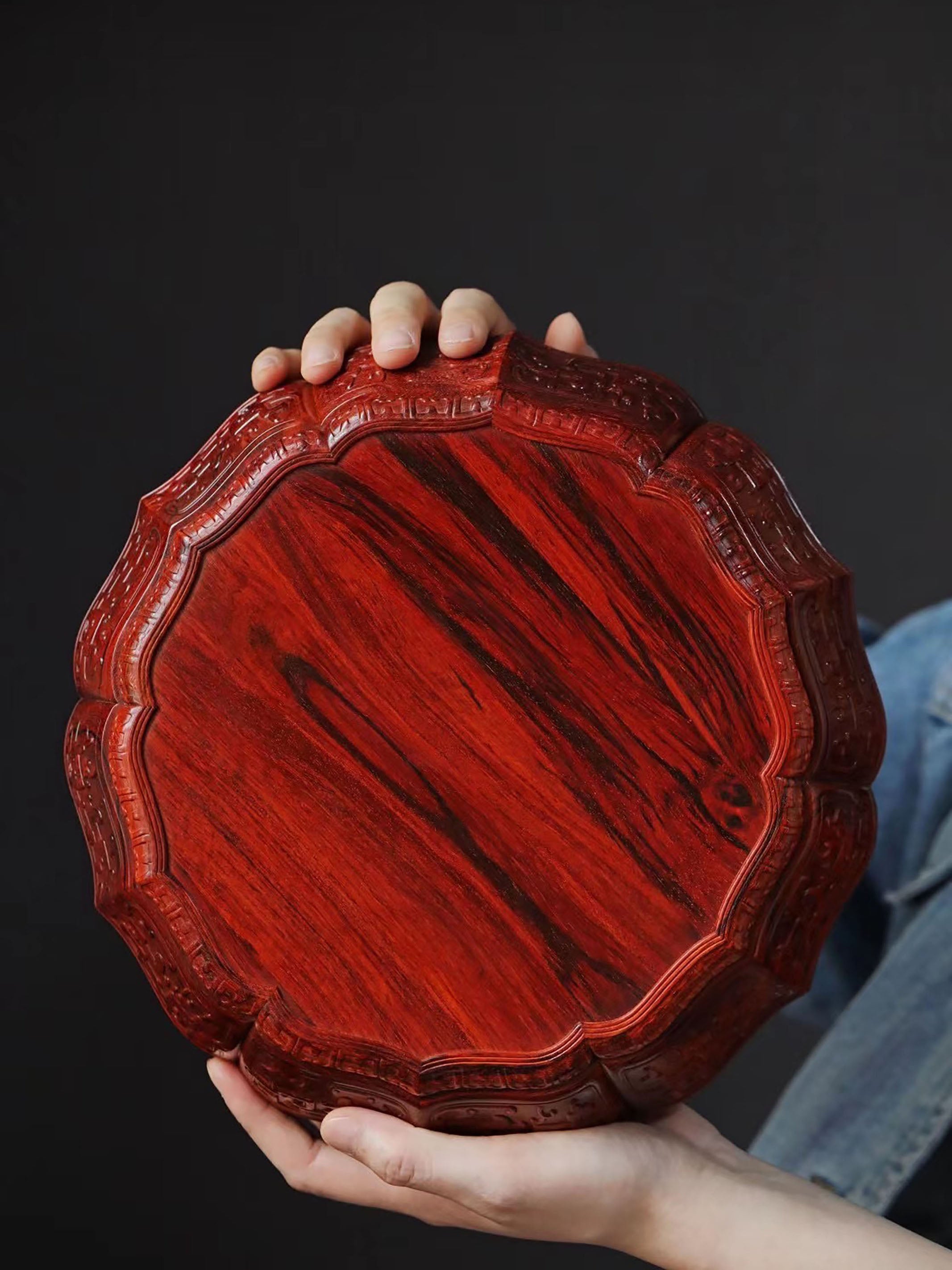 Small-leaf sandalwood carved twelve-cornered fruit box with a longevity sunflower shape