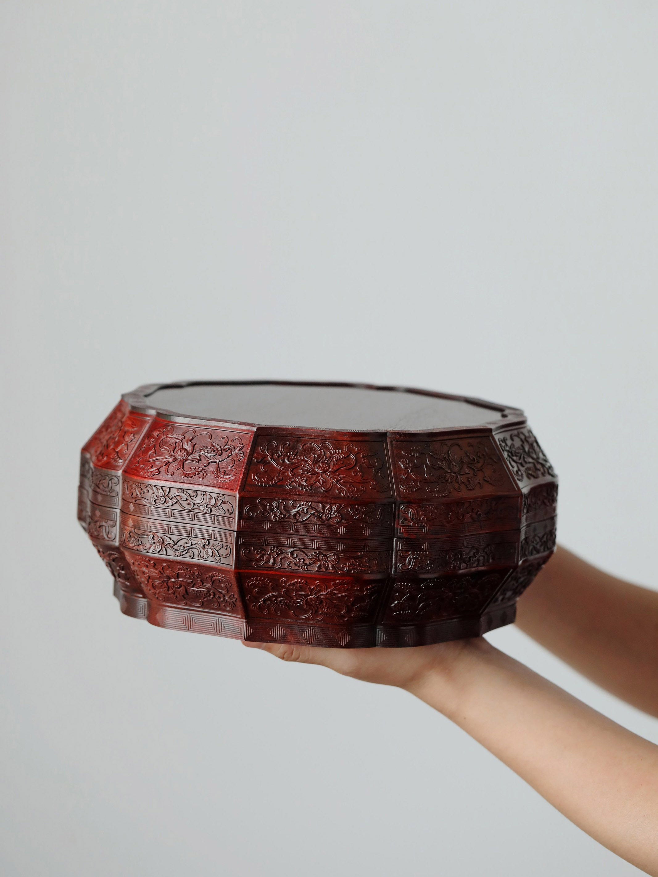 Small-leaf sandalwood carved twelve-cornered fruit box with a longevity sunflower shape