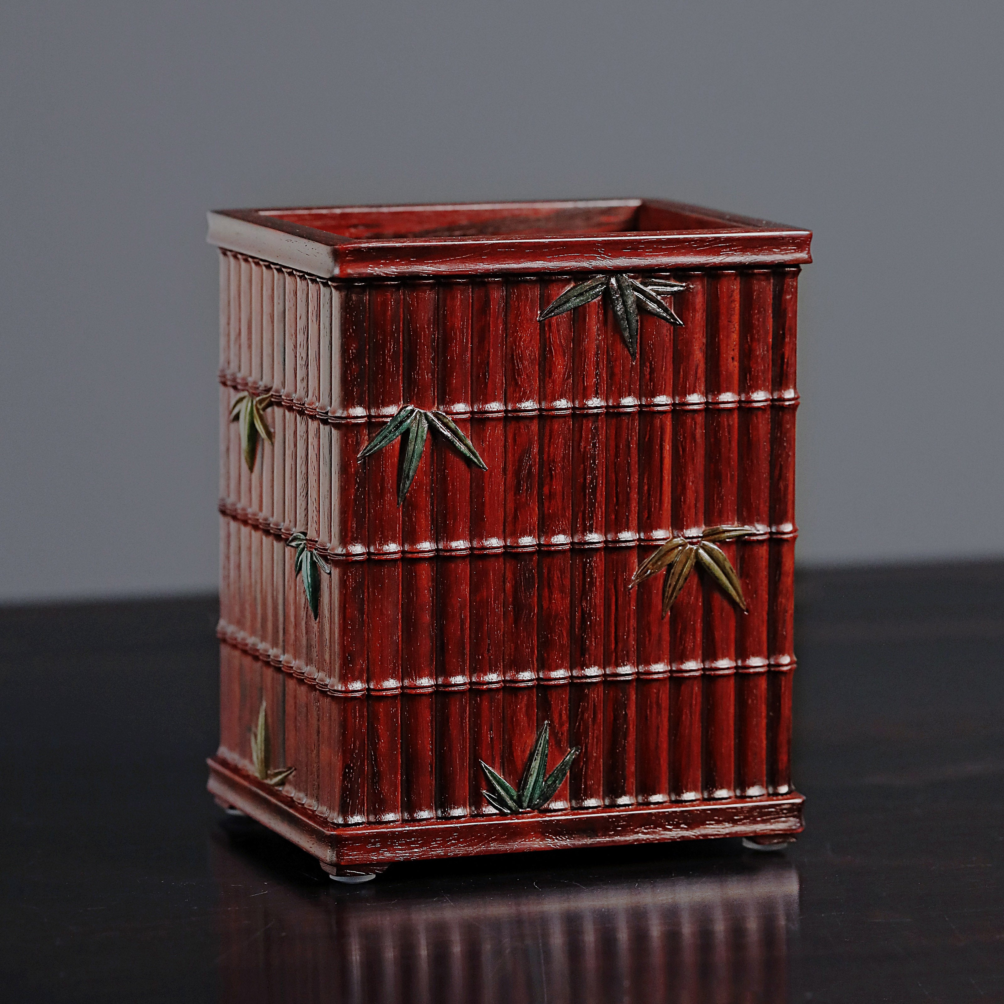 Small-leaf sandalwood inlaid pen holder