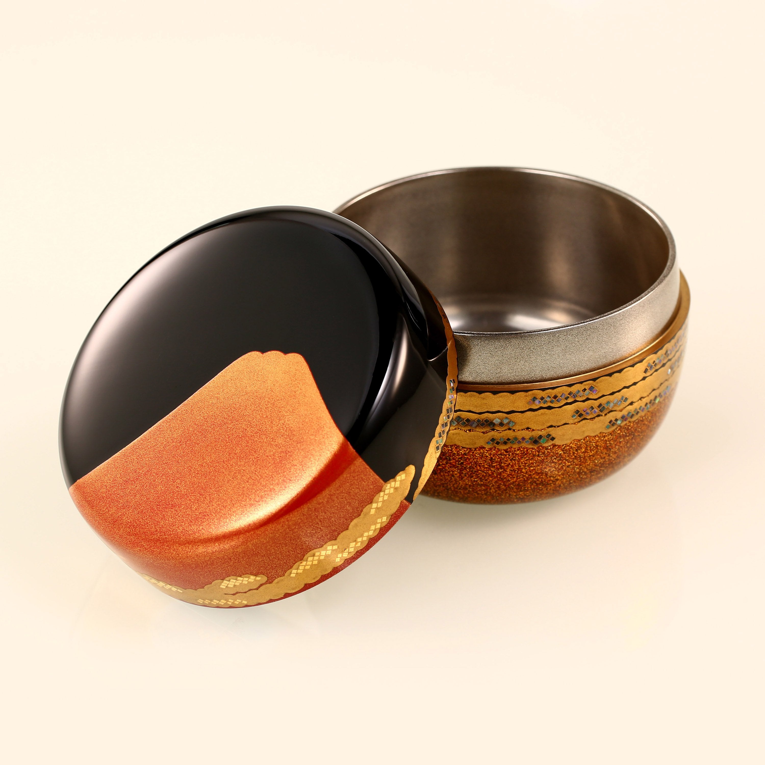 Hosokawa Tsukasa lacquer gold maki-e gold ground tea date lacquer pure silver edge tea tray