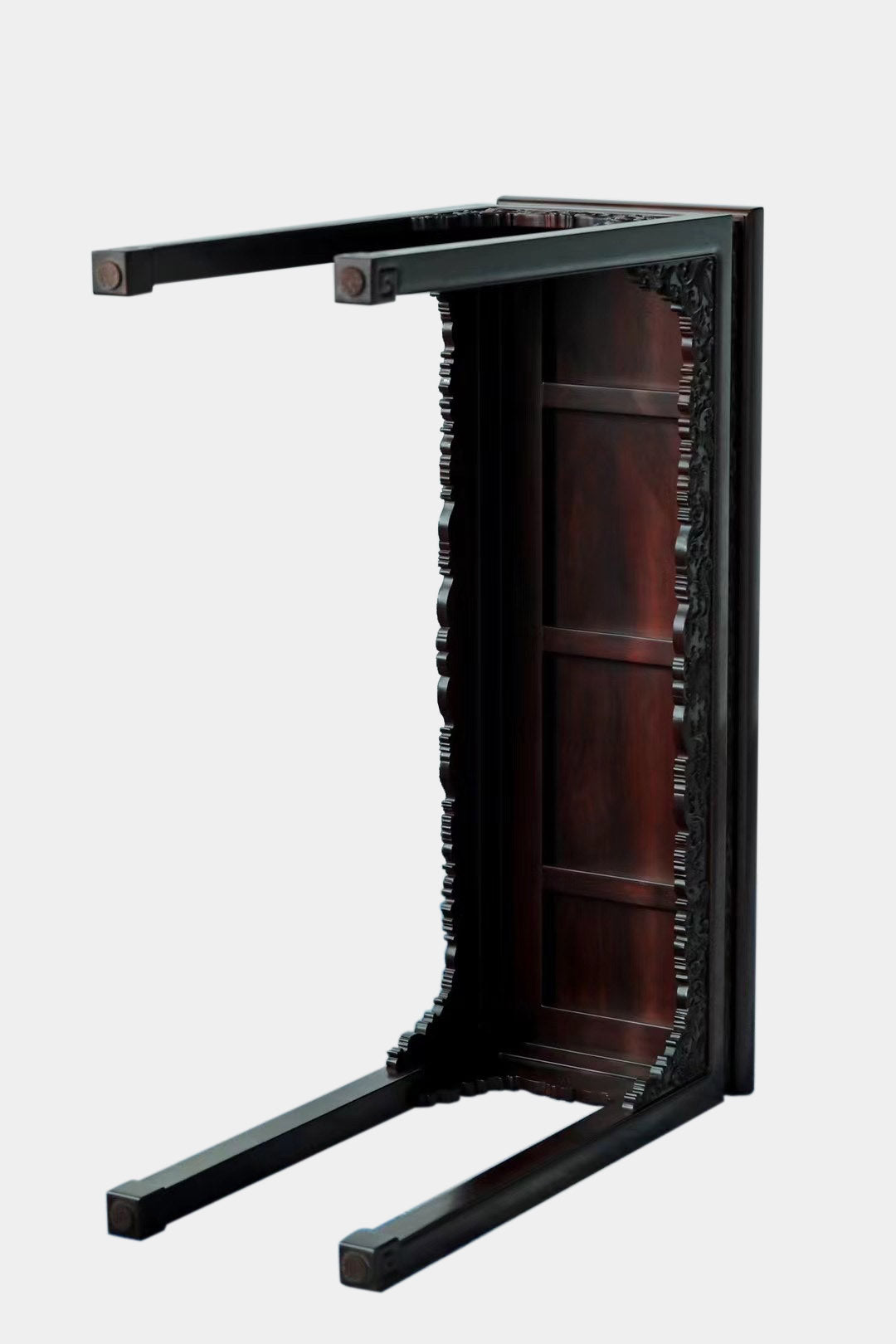 Small-leaf rosewood table with passionflower pattern