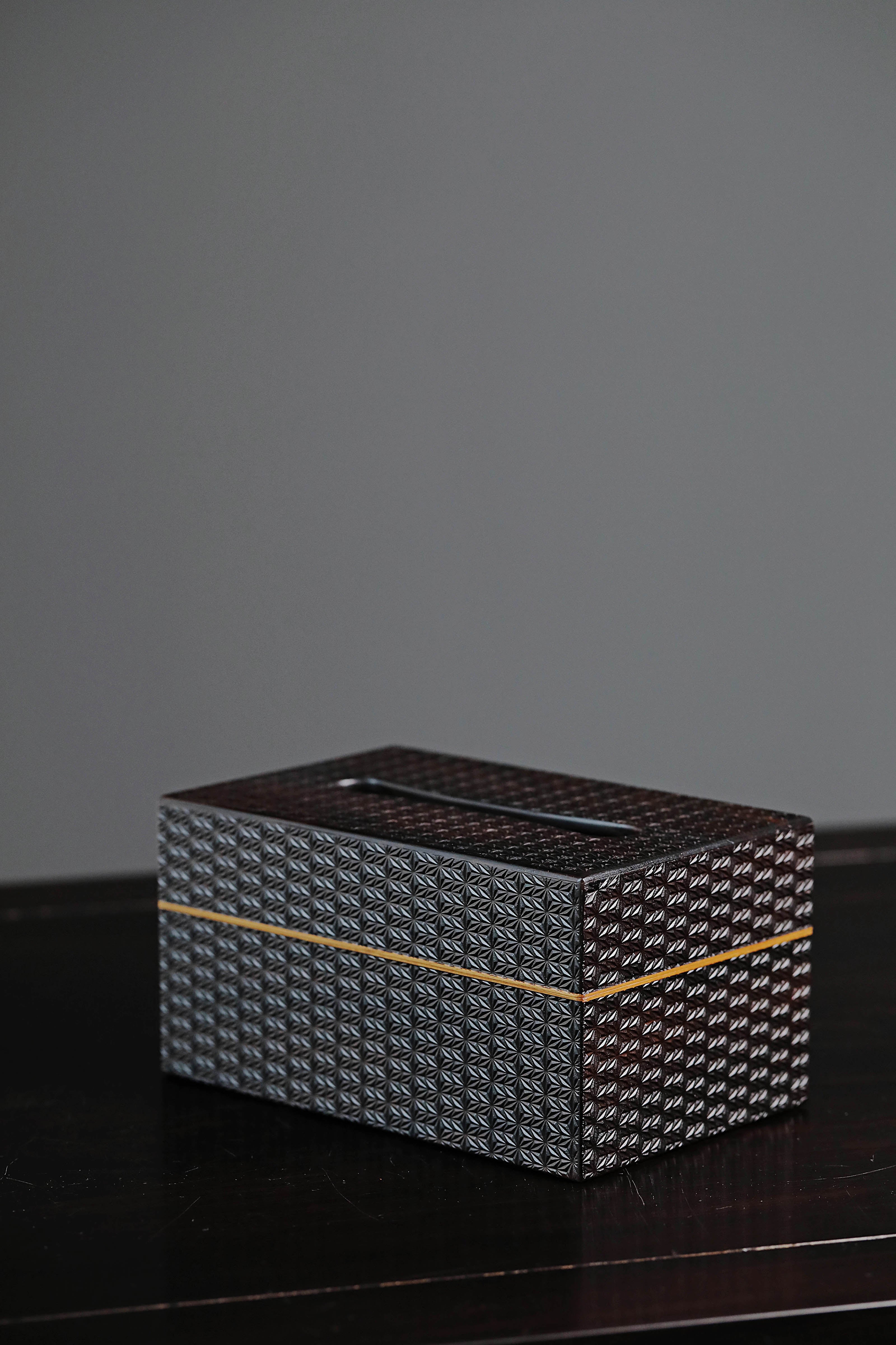 Plum blossom pattern/swastika pattern/snowflake pattern purple sandalwood tissue box