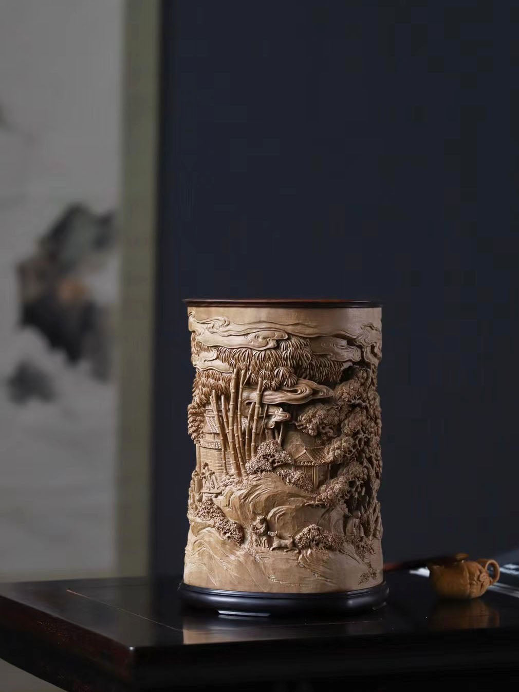 Old Mountain Sandalwood Eighteen Scholars Large Pen Holder