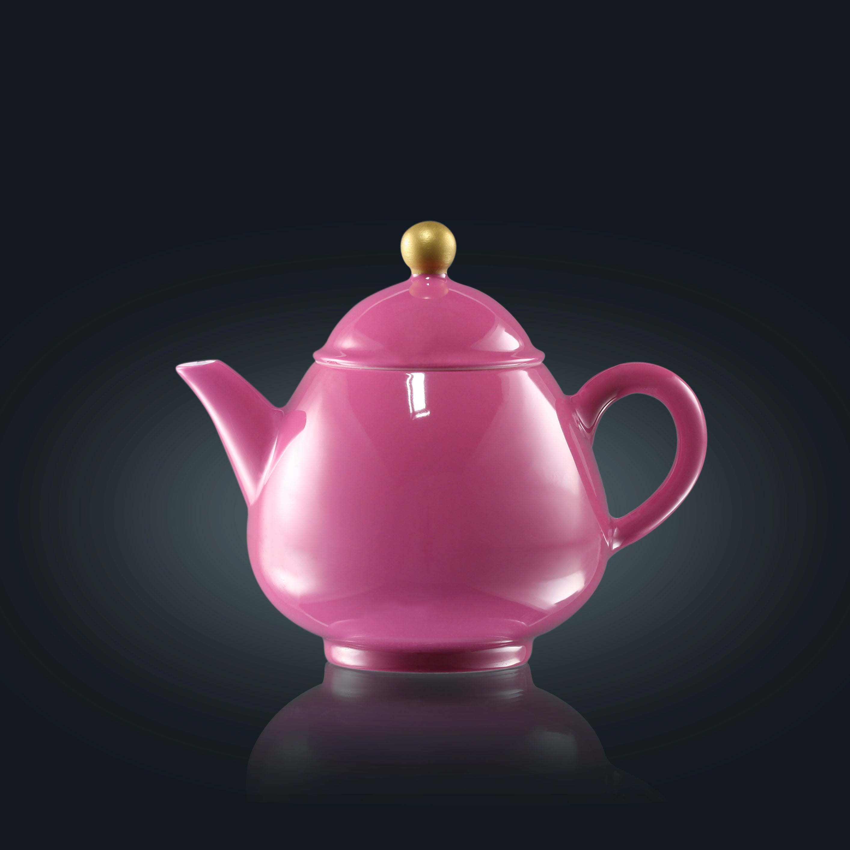 Gold-knobbed rouge pear-shaped pot