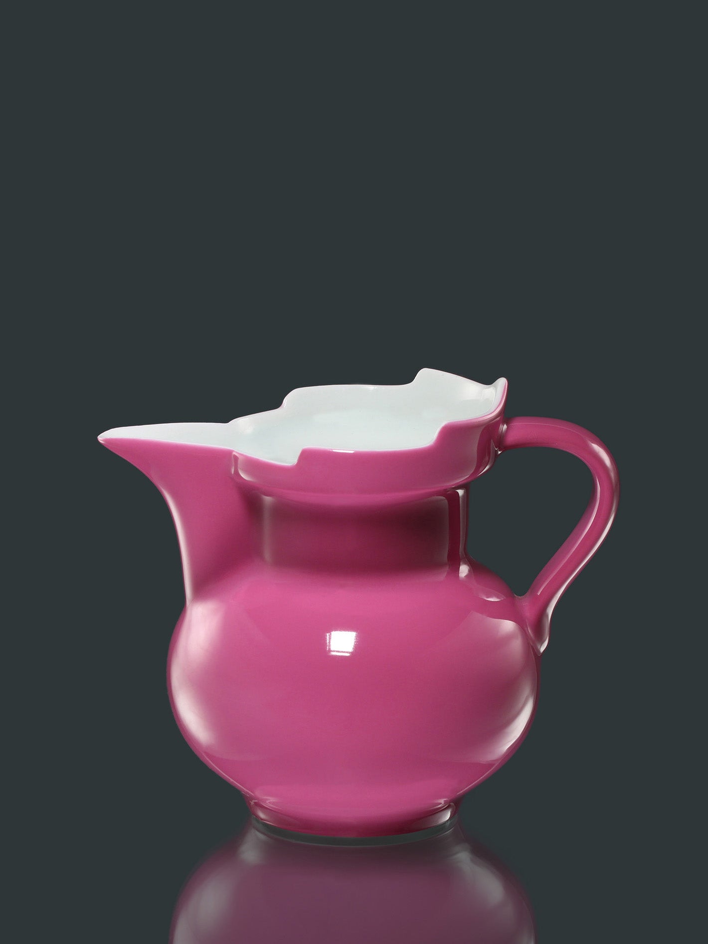 Rouge-stained monk's cap pot